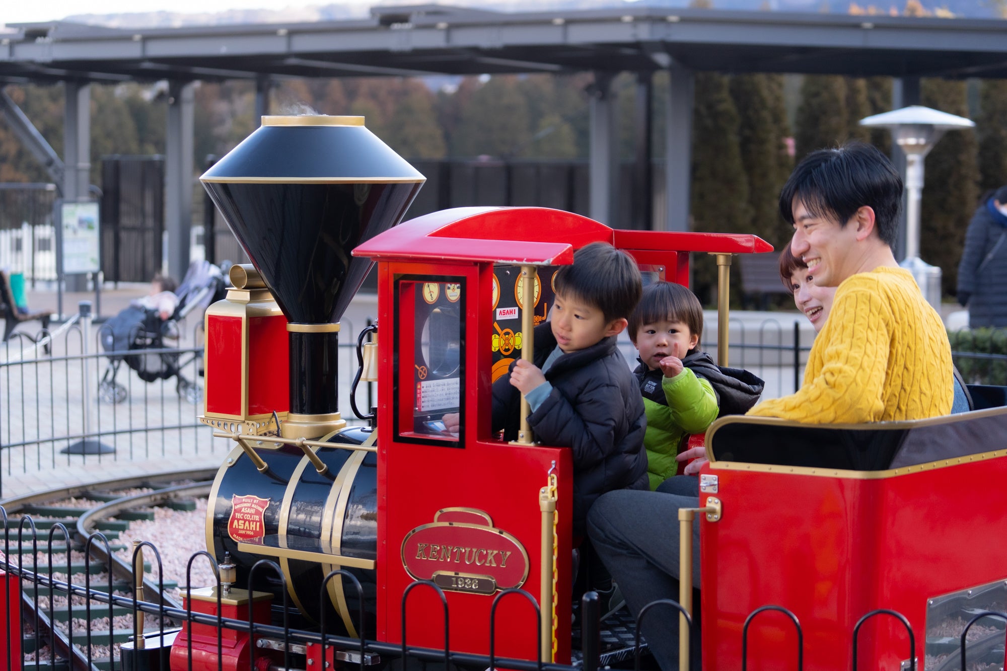 プロのカメラマンが記録する 買い物が思い出になる瞬間 御殿場プレミアム アウトレットで家族写真を撮ろう 三菱地所 サイモン株式会社のプレスリリース