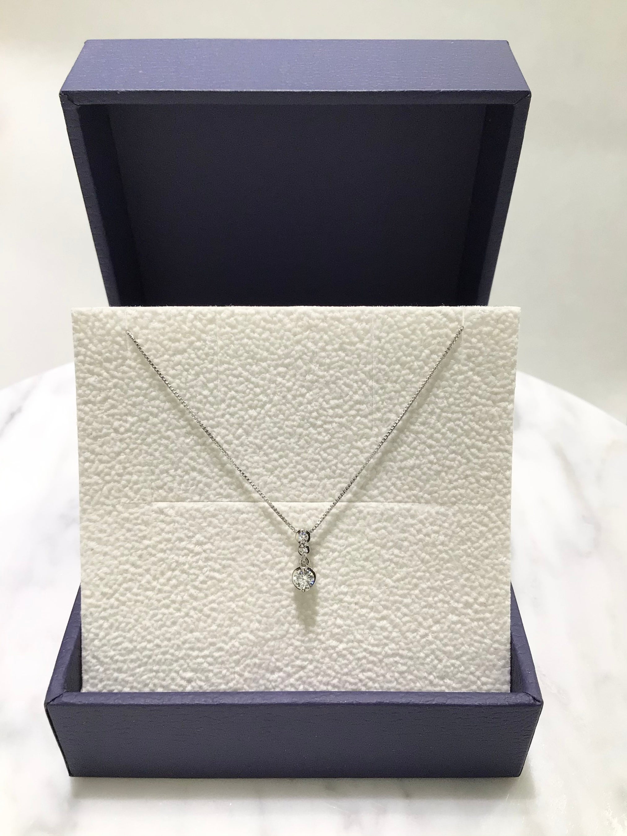 Vendome Aoyama プラチナ・ダイヤモンドネックレス