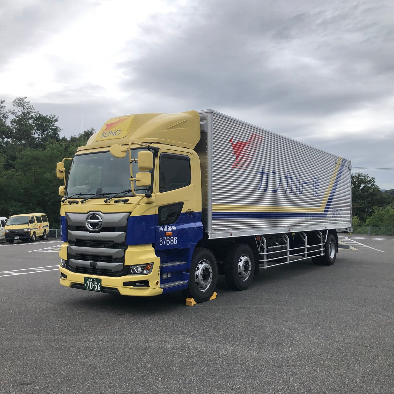 長距離用トラック イメージ