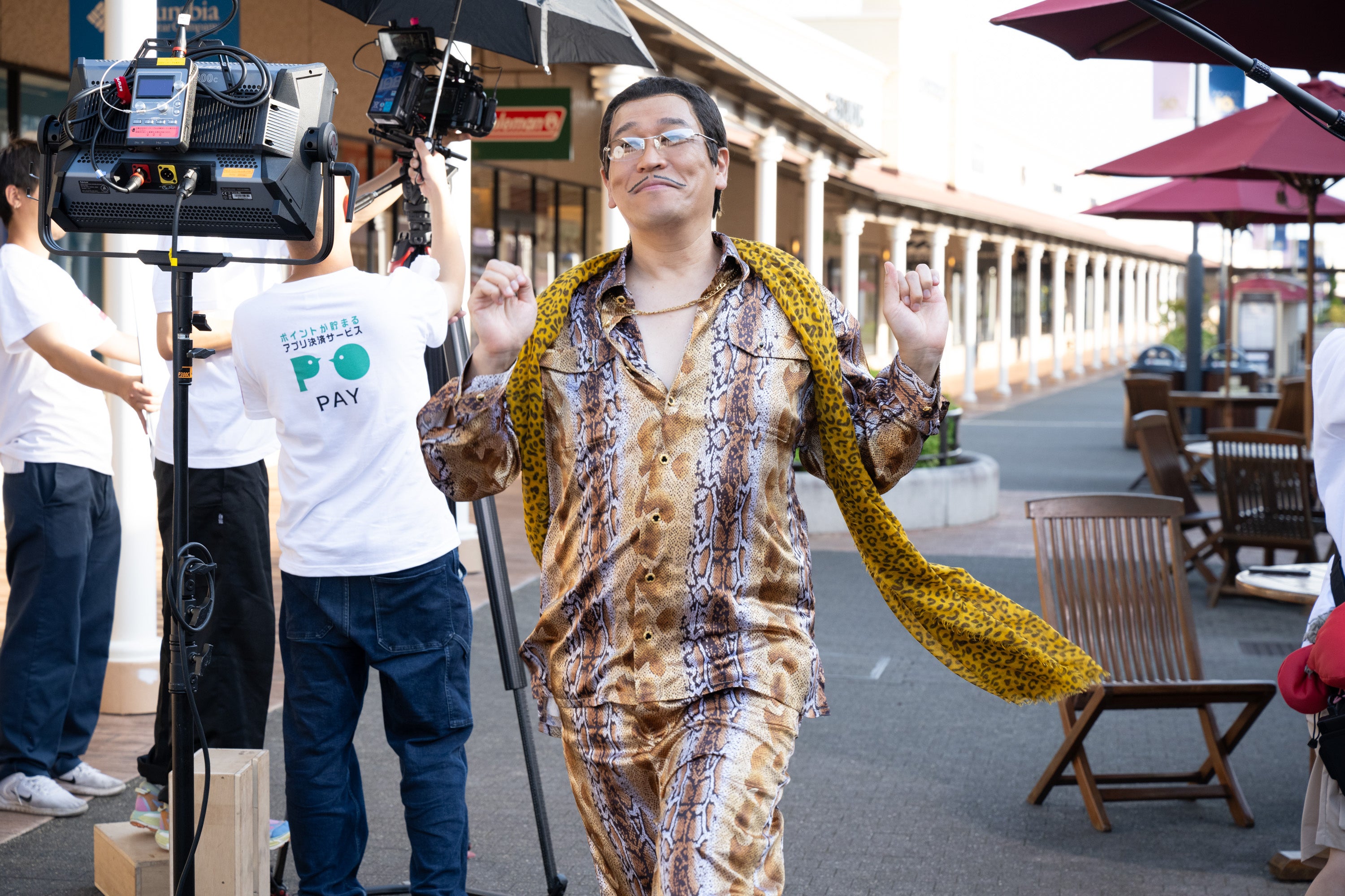 ピコ太郎がスマホとクレカをPPAP!?「PPAPじゃないよ、PO PAYだよ