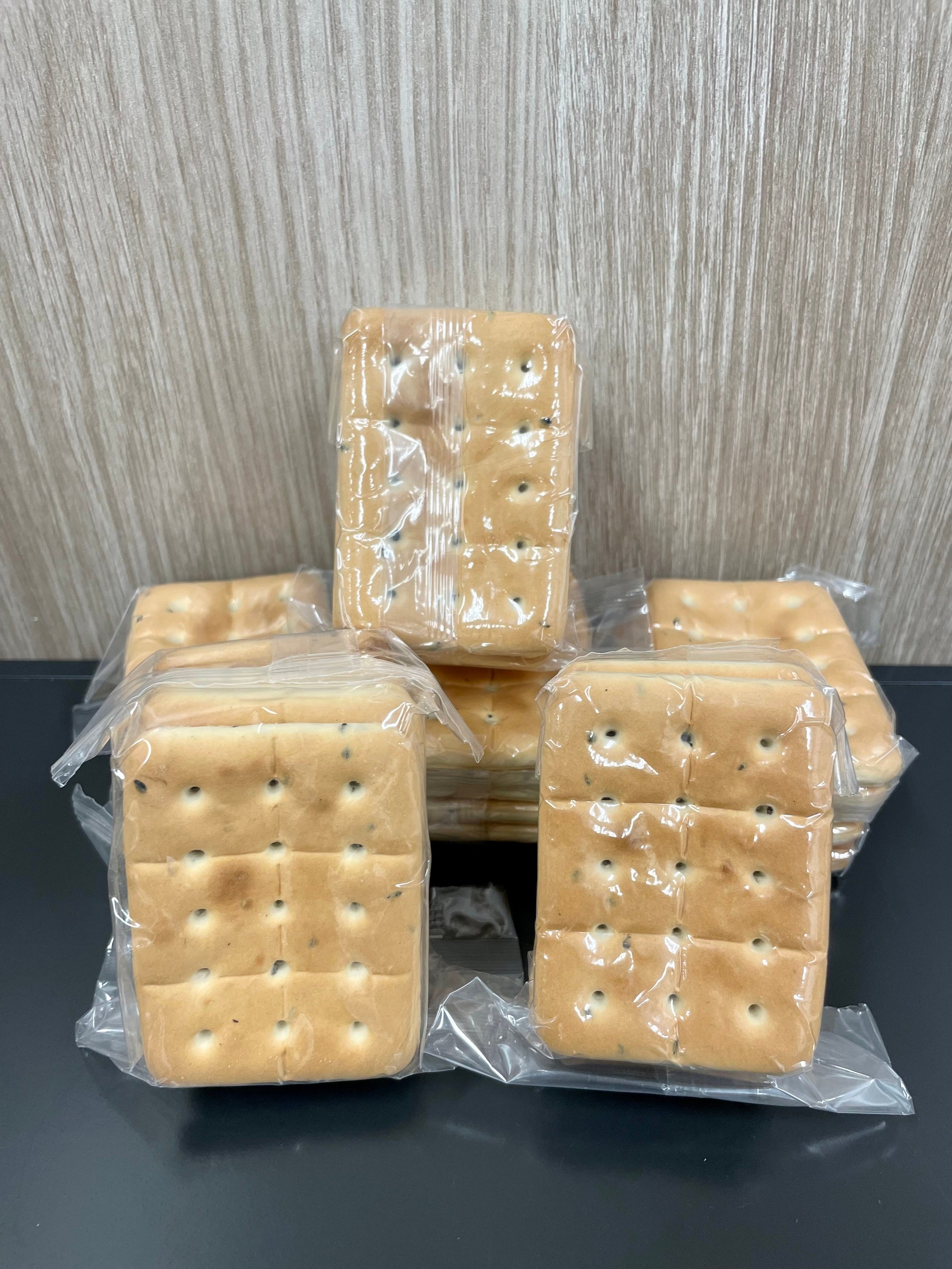 原料とした災害備蓄用カンパン