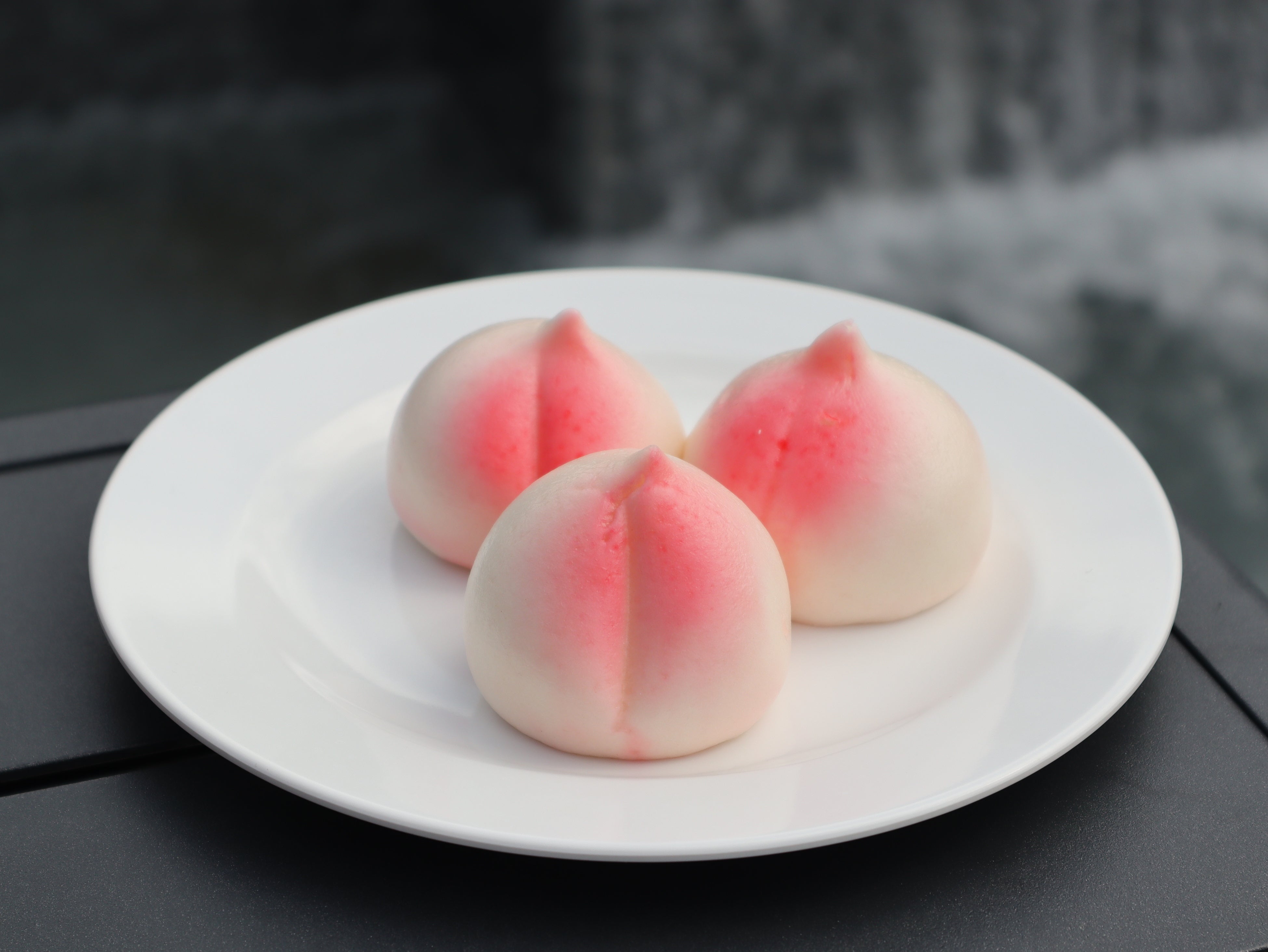 暁雲亭　桃まん