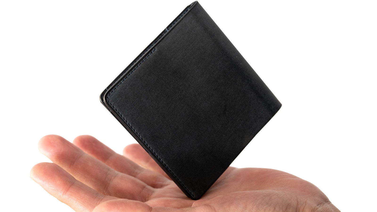 小さく、薄く、研ぎ澄まされたデザイン