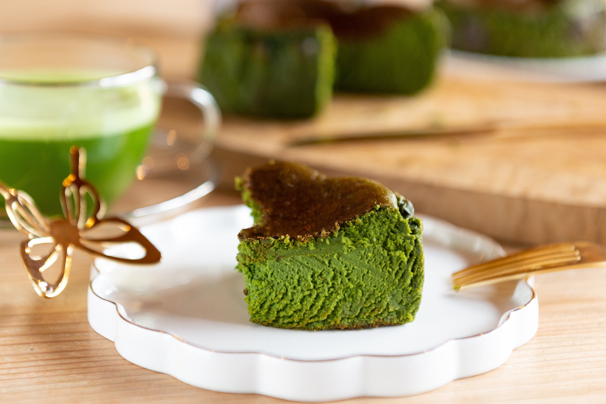 日本一の抹茶の生産地 愛知県西尾市から誕生した 濃厚な抹茶を味わう 西尾抹茶のバスクチーズケーキ が発売開始 株式会社redioのプレスリリース 日本一の抹茶の生産地 愛知県西尾市から誕生した 濃厚な抹茶を味わう 西尾抹茶のバスクチーズケーキ が発売開始 株式会社redioのプレスリリース