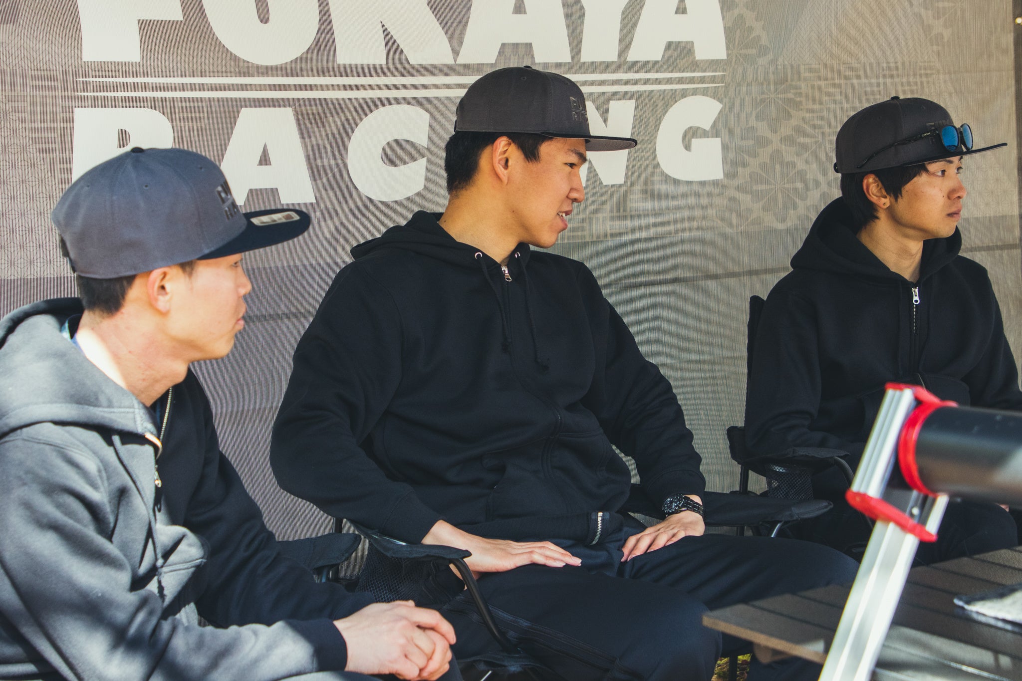 小林監督の話を聞く3選手