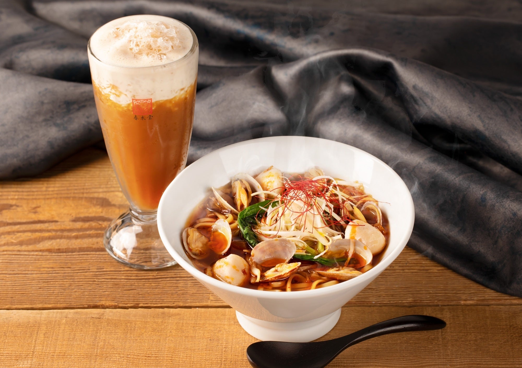 「海鮮火鍋湯麵」（