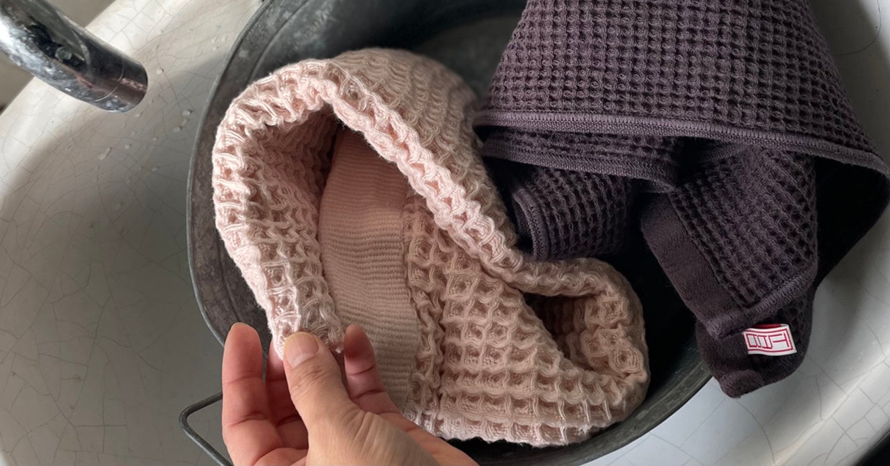 【お洗濯をするごと心地よい風合い】  ワッフルタオルは、伸縮性が特長です。お洗濯するたびに凹凸感がでて心地よい風合いになります。