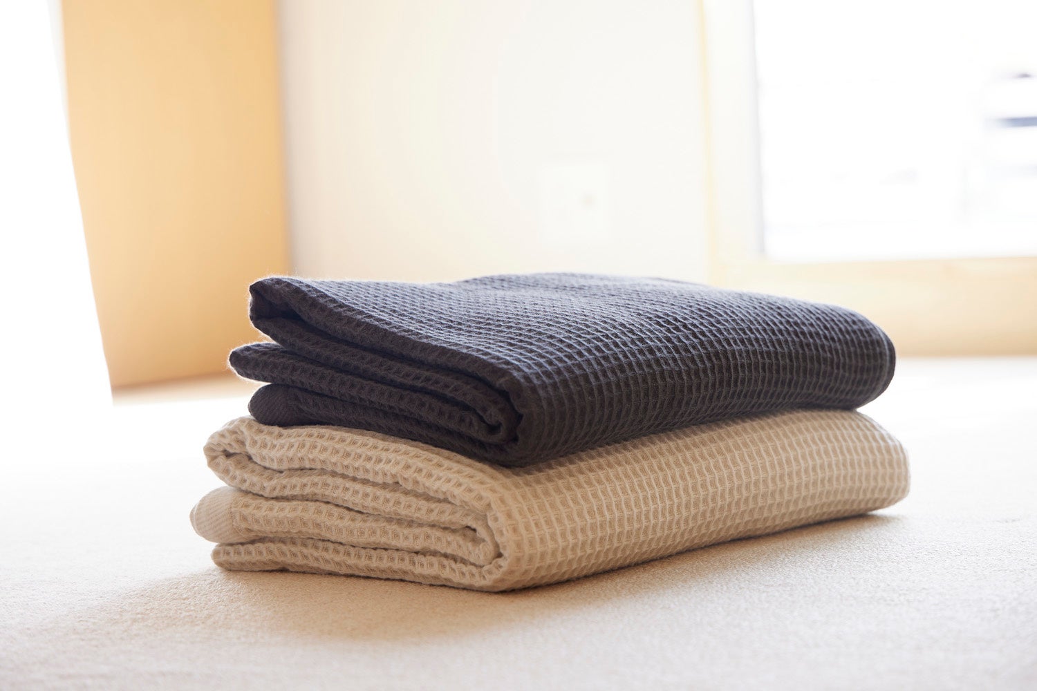 【薄さ】スペース活用、夏の模様替え〜取り扱いも簡単でコンパクト