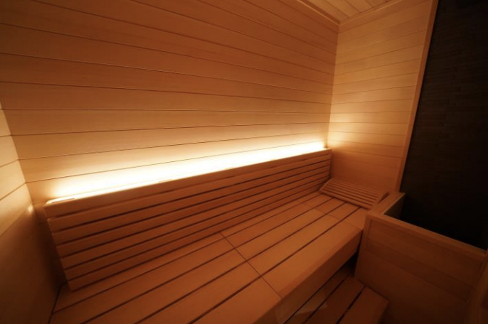 横になれるよう幅2.2メートルを確保 