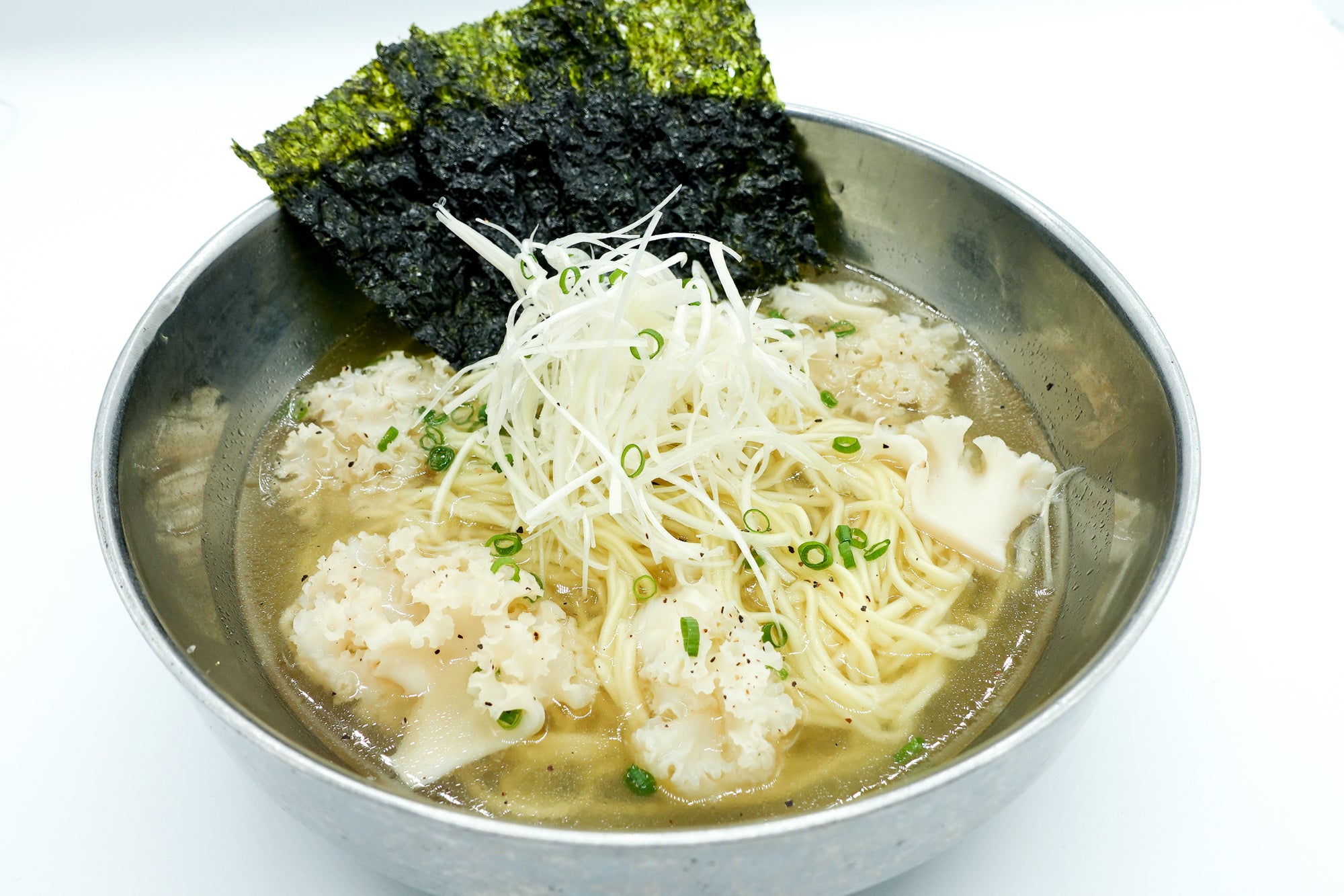 “幻のきのこ”はなびらたけ「ホホホタケ®」を使った「ホホホタケのねぎ塩ラーメン」