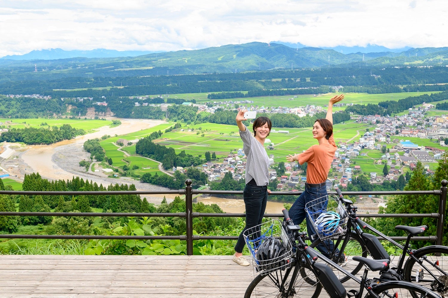 お気に入りのスポットで写真を撮ろう (新潟県津南町 川の展望台)