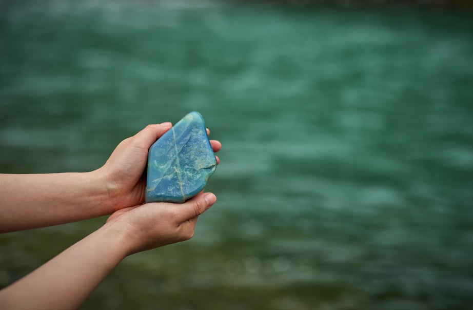 翡翠(ヒスイ)に触れ、鼓童の響きに酔いしれる──糸魚川・佐渡・新潟 翡翠(ヒスイ)に触れ、鼓童の響きに酔いしれる──糸魚川・佐渡・新潟
