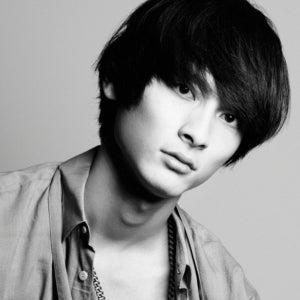 【8月1日クランクイン&クラファン始動!】現役高校生・柳明日菜による初監督・脚本作品「レイニーブルー」高良健吾・小沢まゆ・中島瑠菜・笠兼三が出演。笠智衆に憧れる女子高生のちょっと変わった青春群像劇。