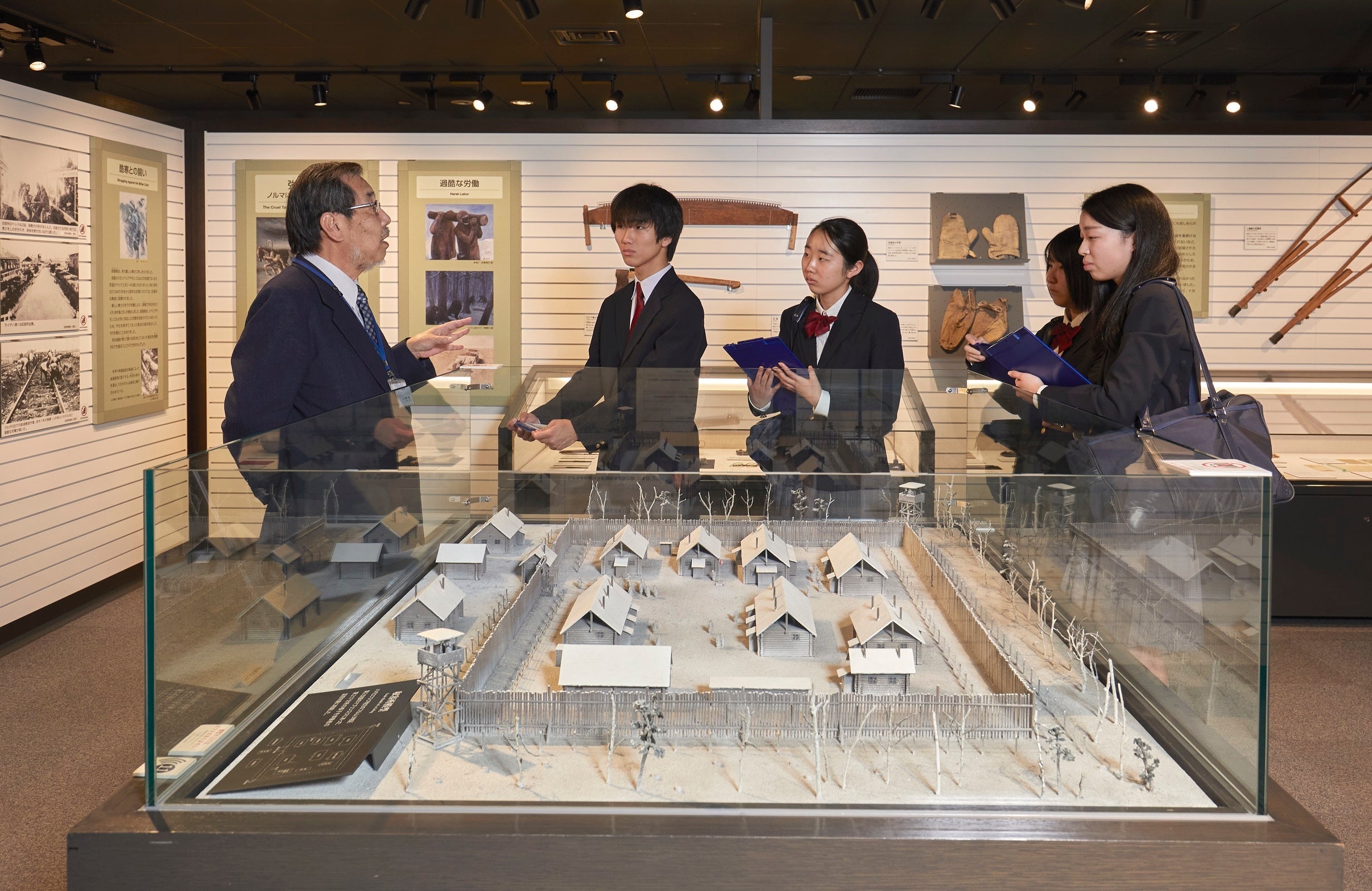 館内での校外学習の様子(イメージ)