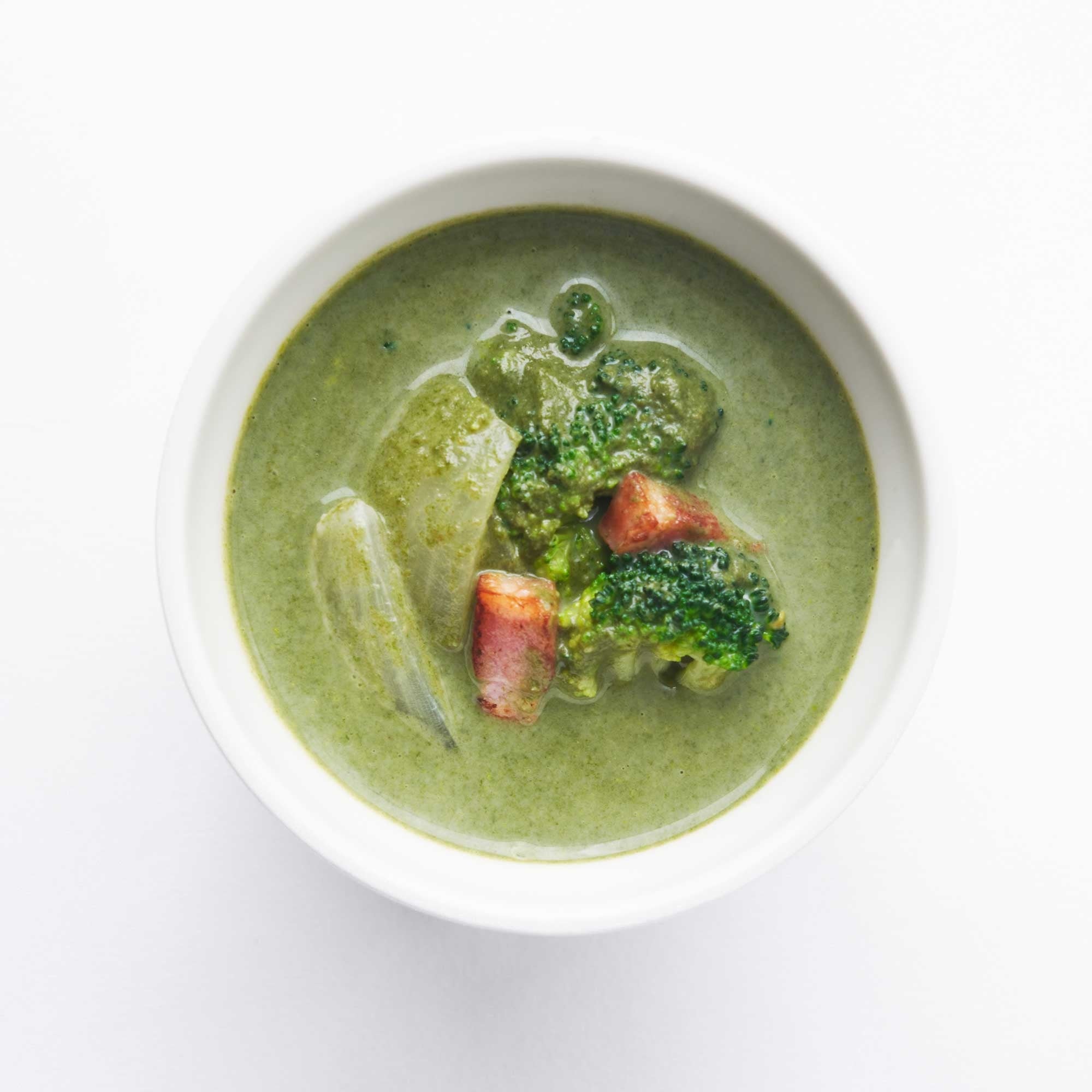 ほうれん草とベーコンの豆乳スープ