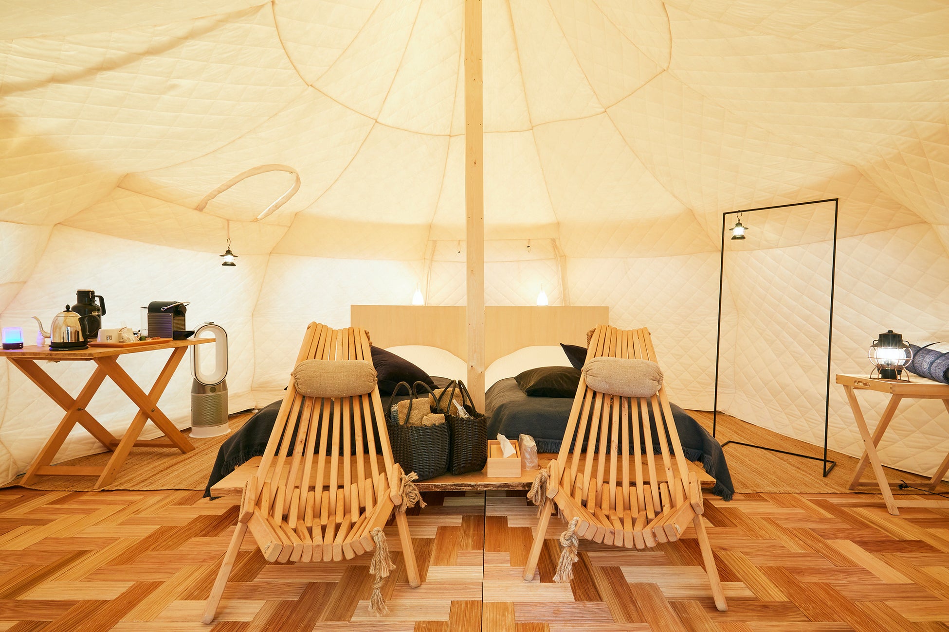 広々としたテント内部