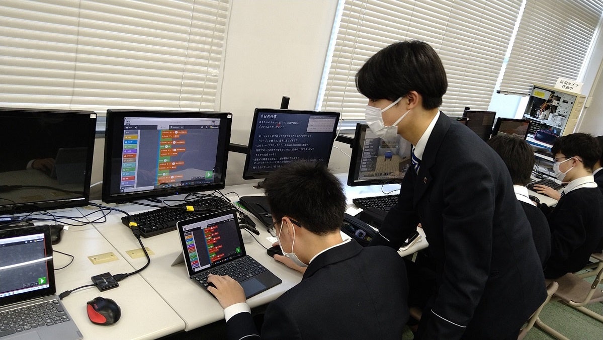 マインクラフトの世界で学べるプログラミング教室 プロクラ 昨年から約3倍 全国463教室突破 全国の小中学校でも導入開始 株式会社kec Mirizのプレスリリース