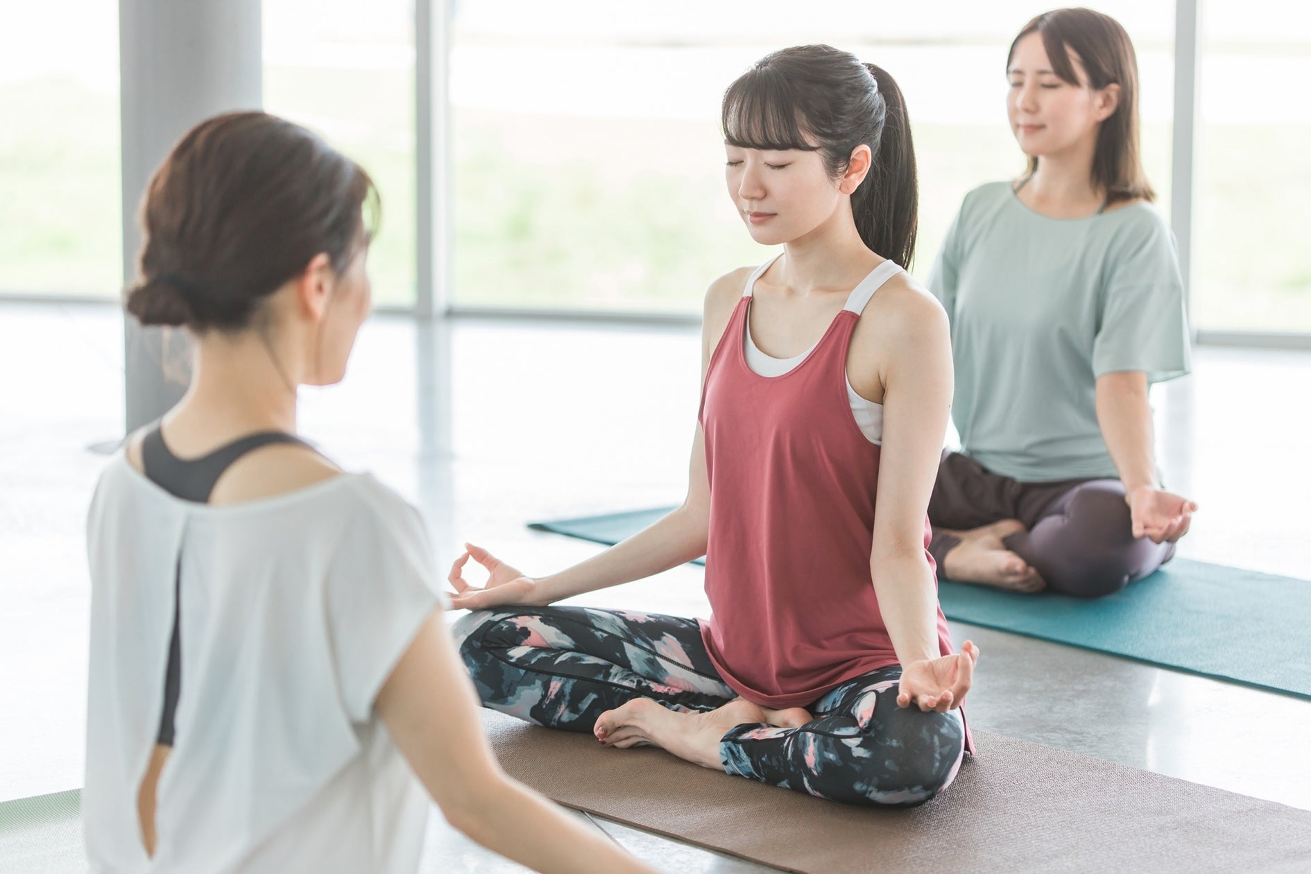株式会社AN・夏の不調を内側からリセット!アロマショップNature×整体院ユーテラス特別コラボ『女性のためのヨガ×内臓整体』ワークショップ