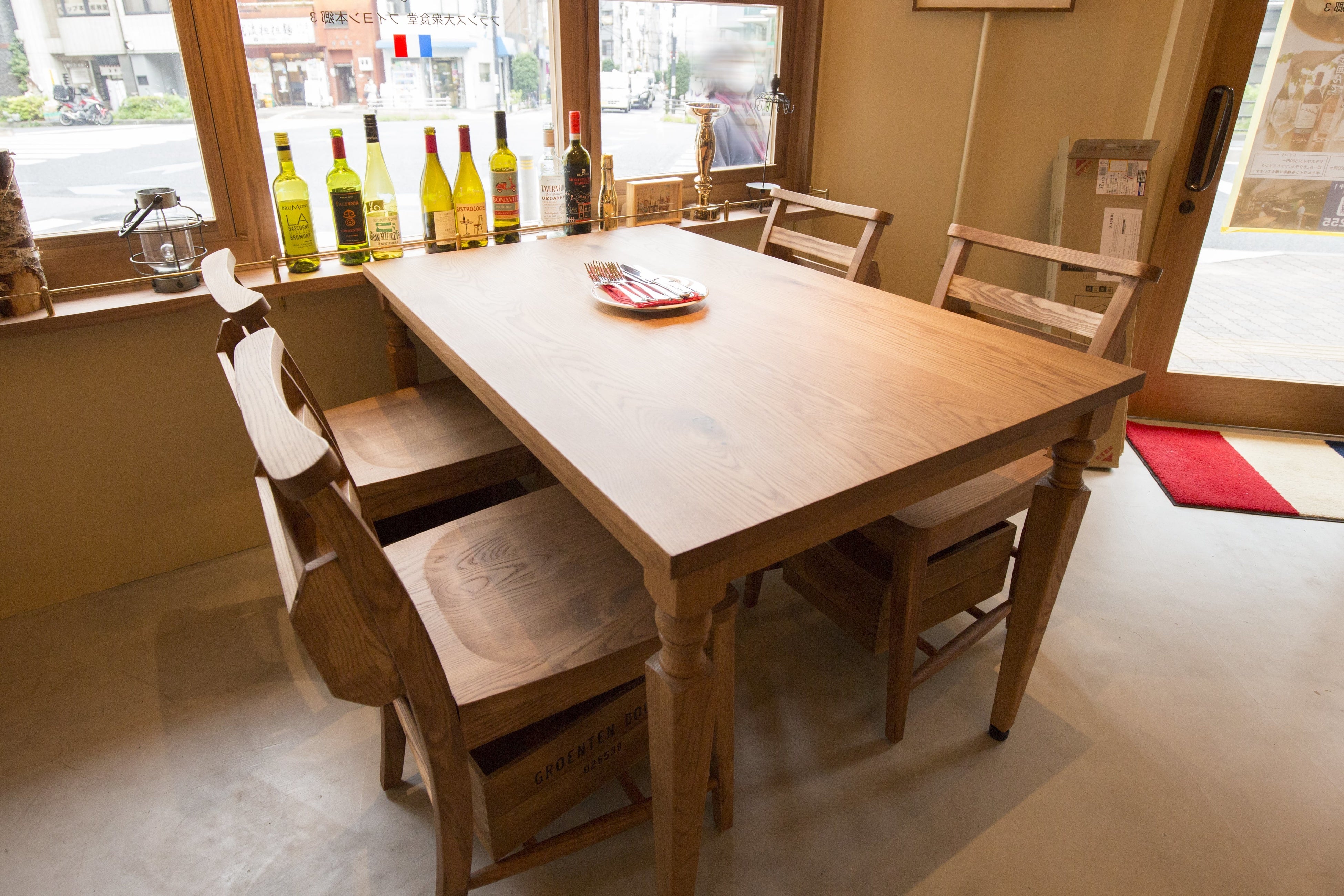 ４名様テーブル