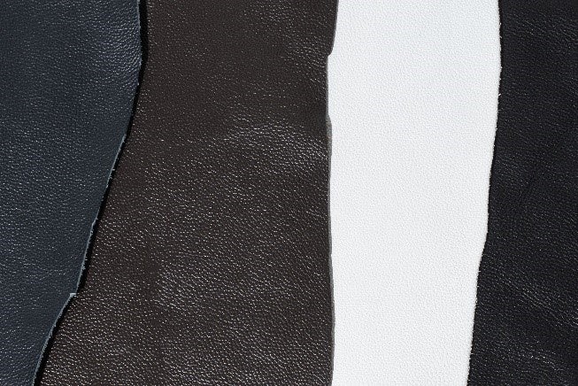 左からネイビー、カーキ、ホワイト、ブラック