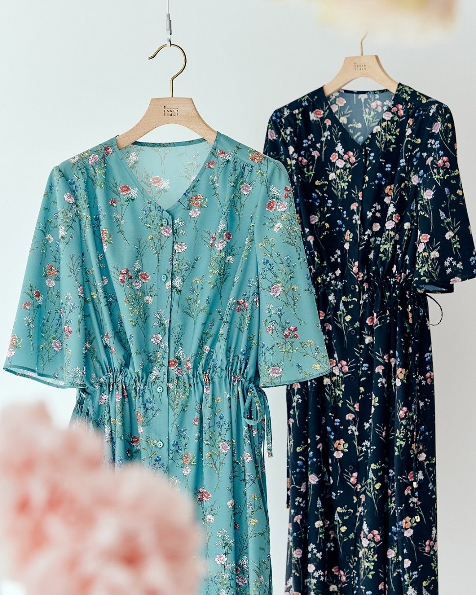 日比谷花壇のフローリストが描いた フラワープリントのワンピース(2024年夏物)