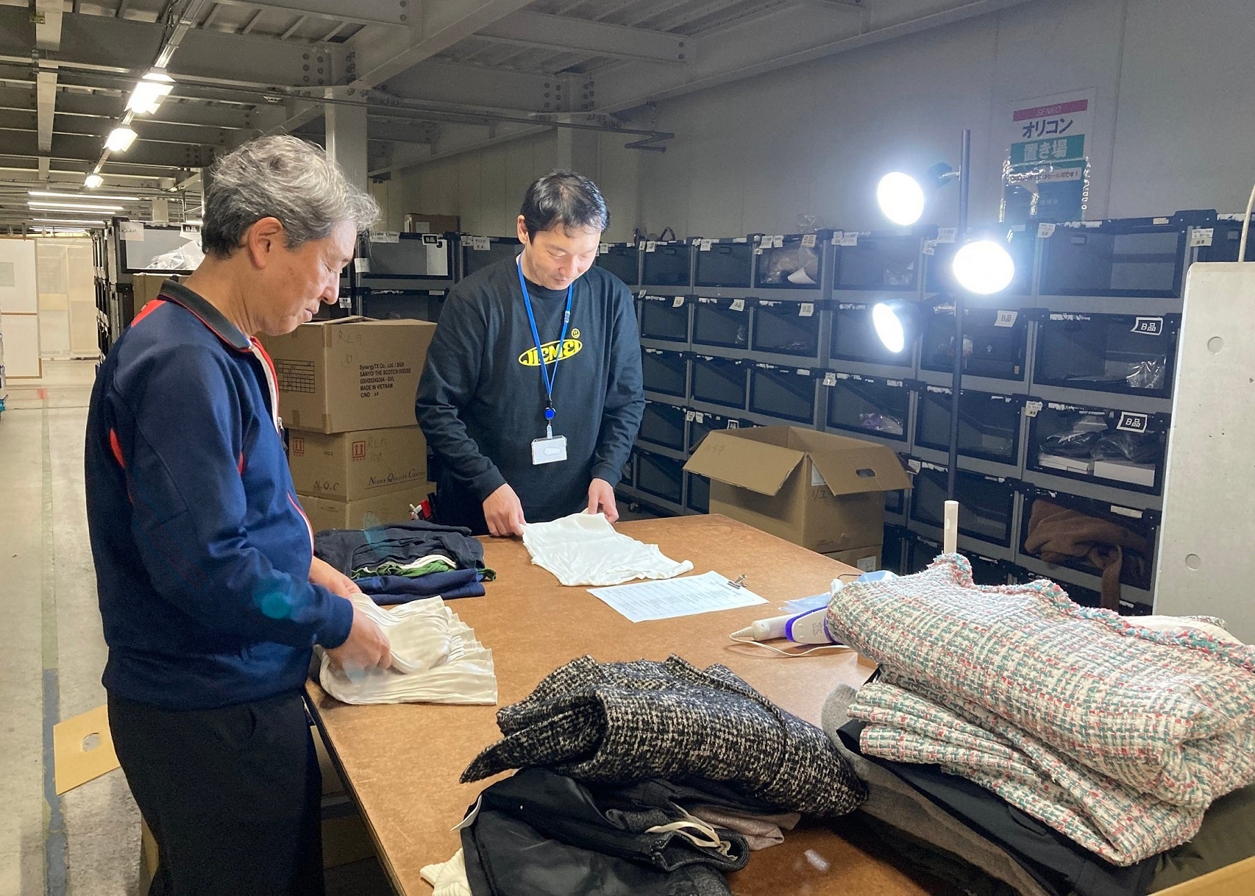 仕分けの様子&nbsp; 三陽商会 東日本商品センター(物流倉庫) ：千葉県・市川市