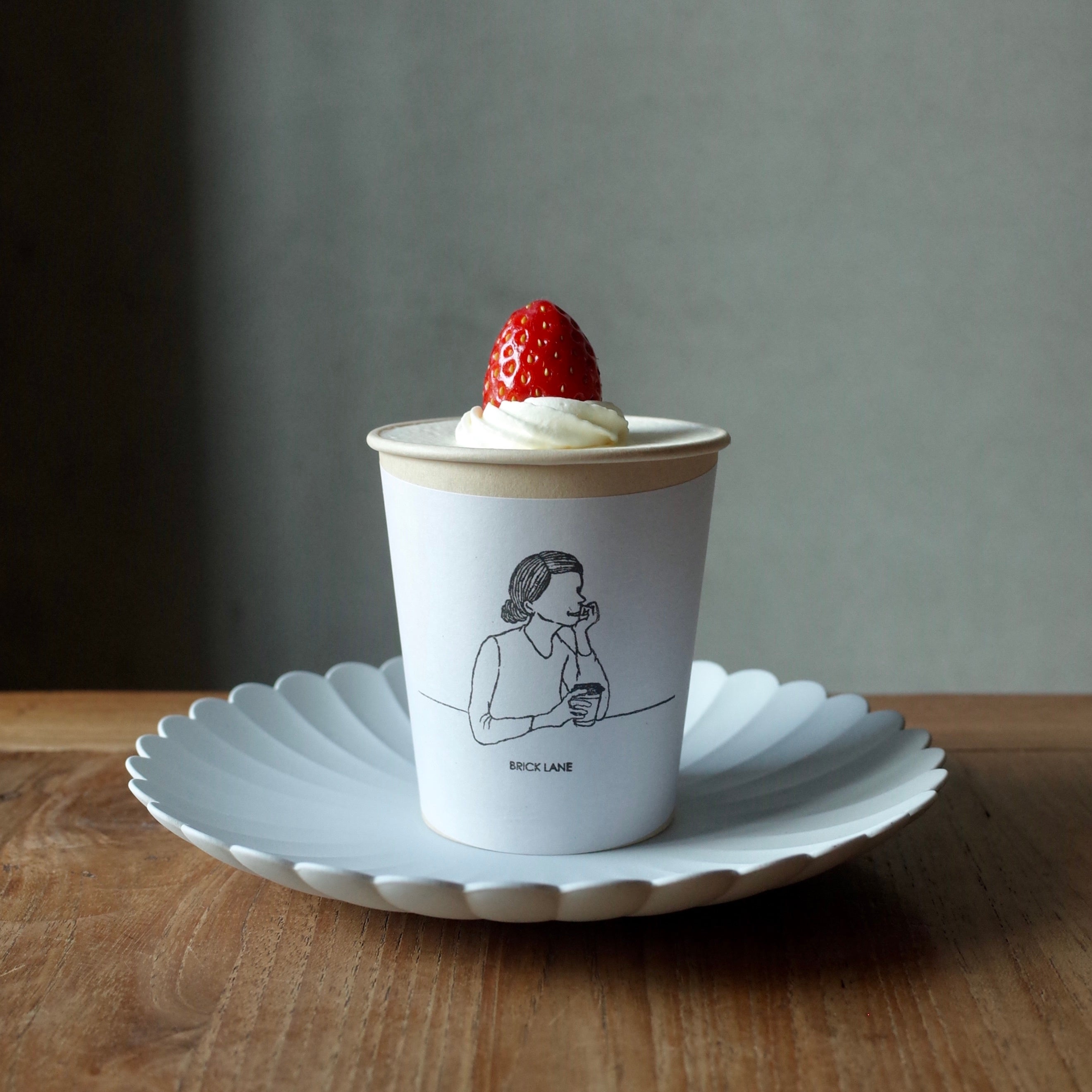 定番人気の苺のカップショートケーキ