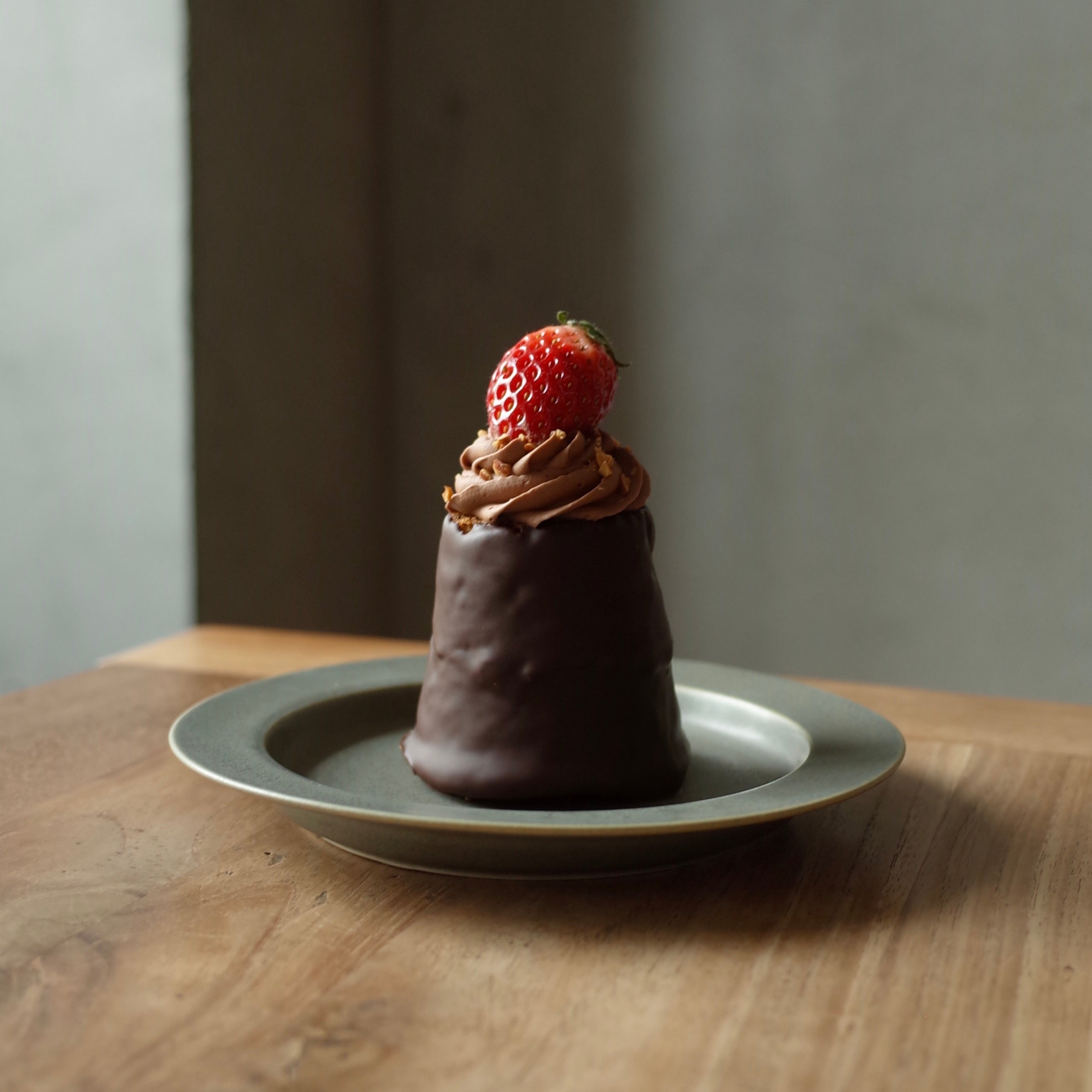 季節限定・ミルクチョコのザッハトルテ