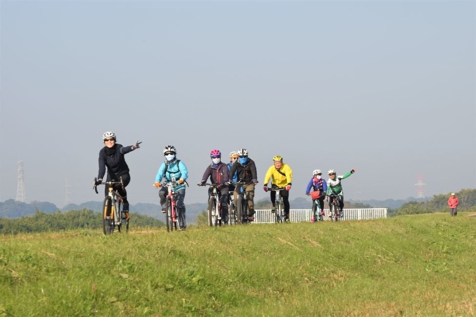 利根川沿いのサイクリングツアー。アテンドガイドがご案内。