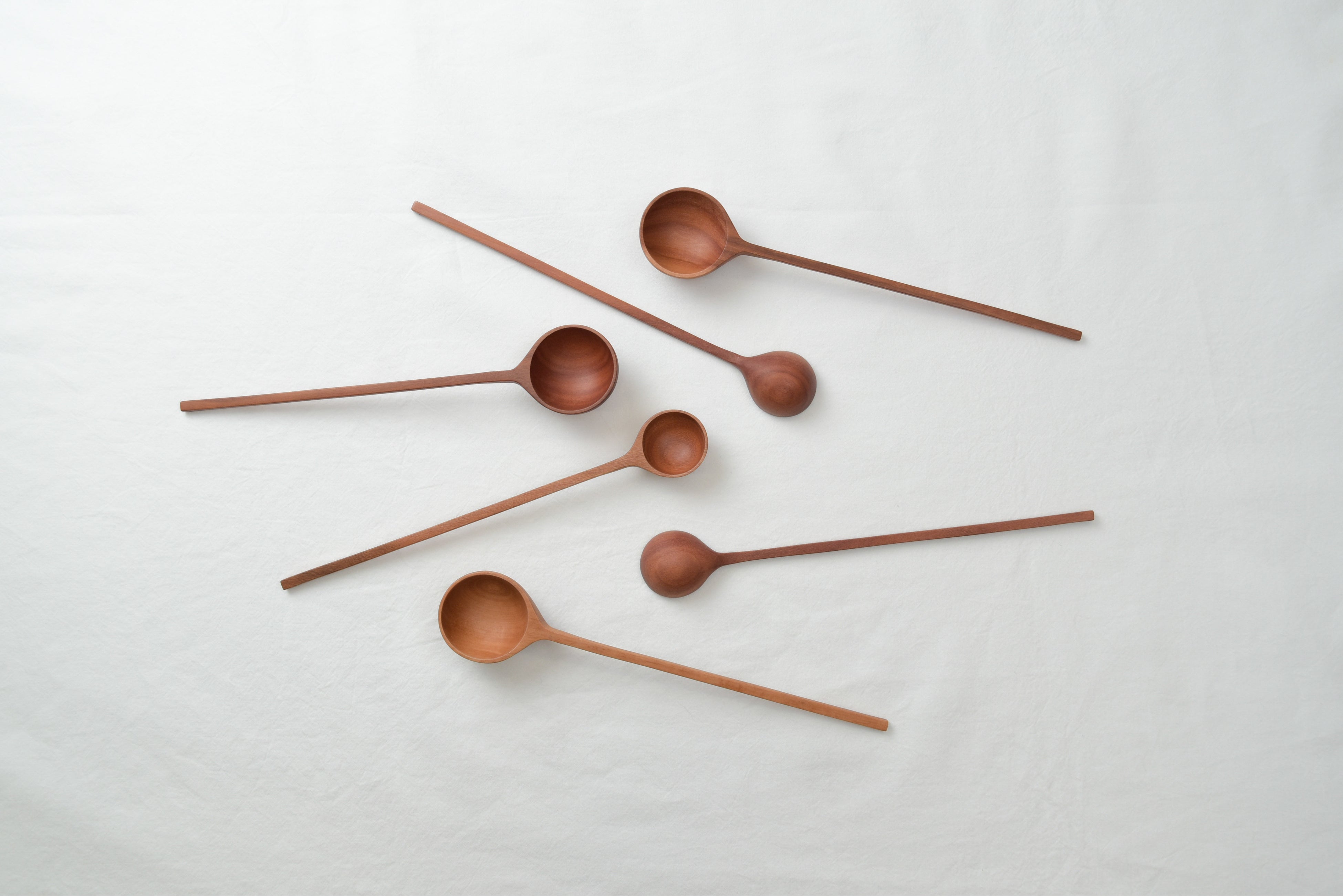 ブランド設立当初より愛され続けるアイテム「eda」