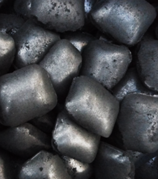 【独自開発したバイオマスコークス】