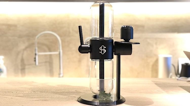 話題のグラビティボングでCBNハーブがお試し可能