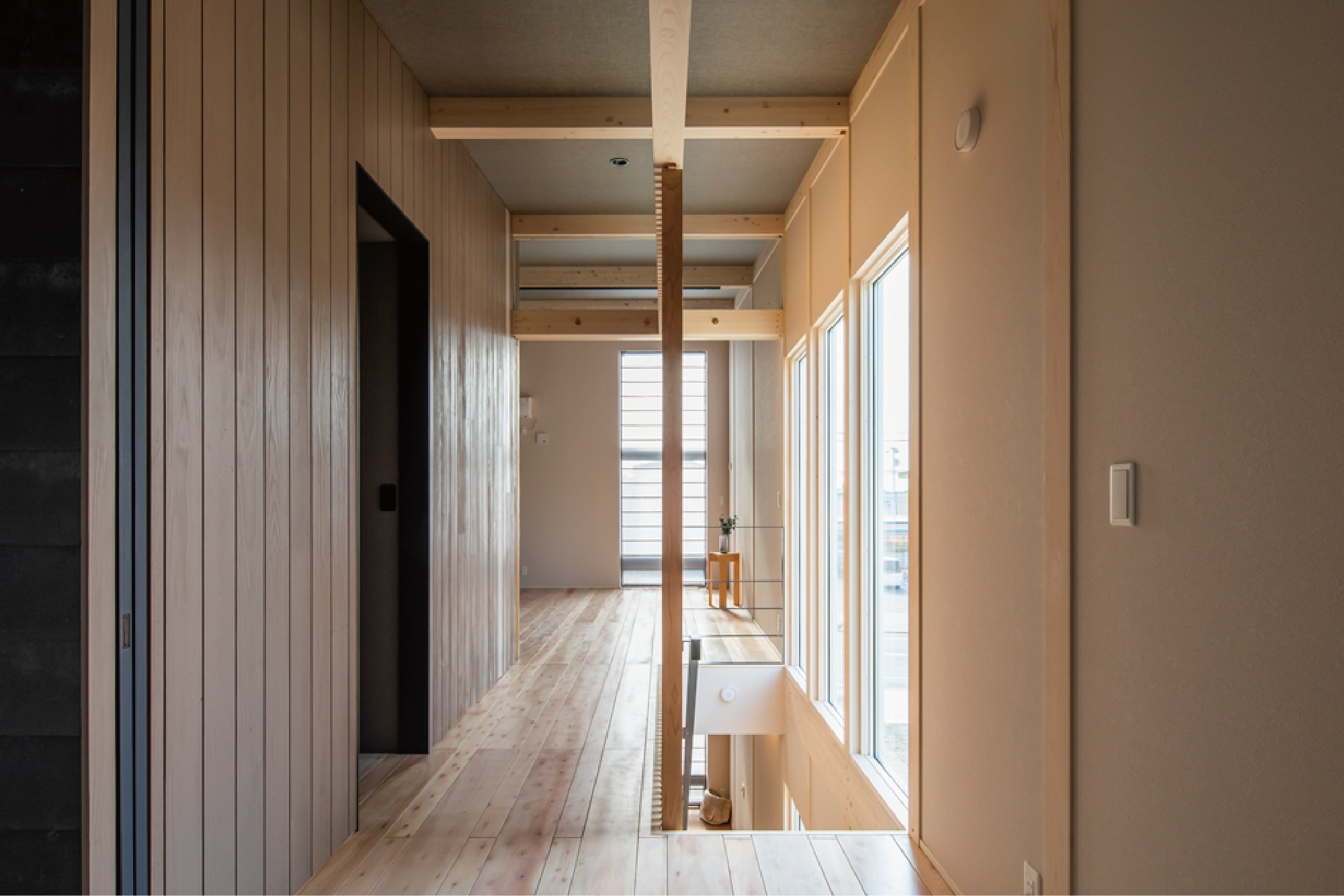 真壁づくりの美しさが際立つ廊下