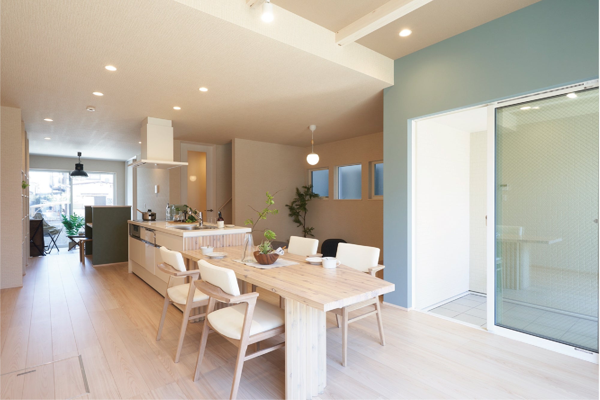 1 キッチン一体型オリジナルダイニングテーブル