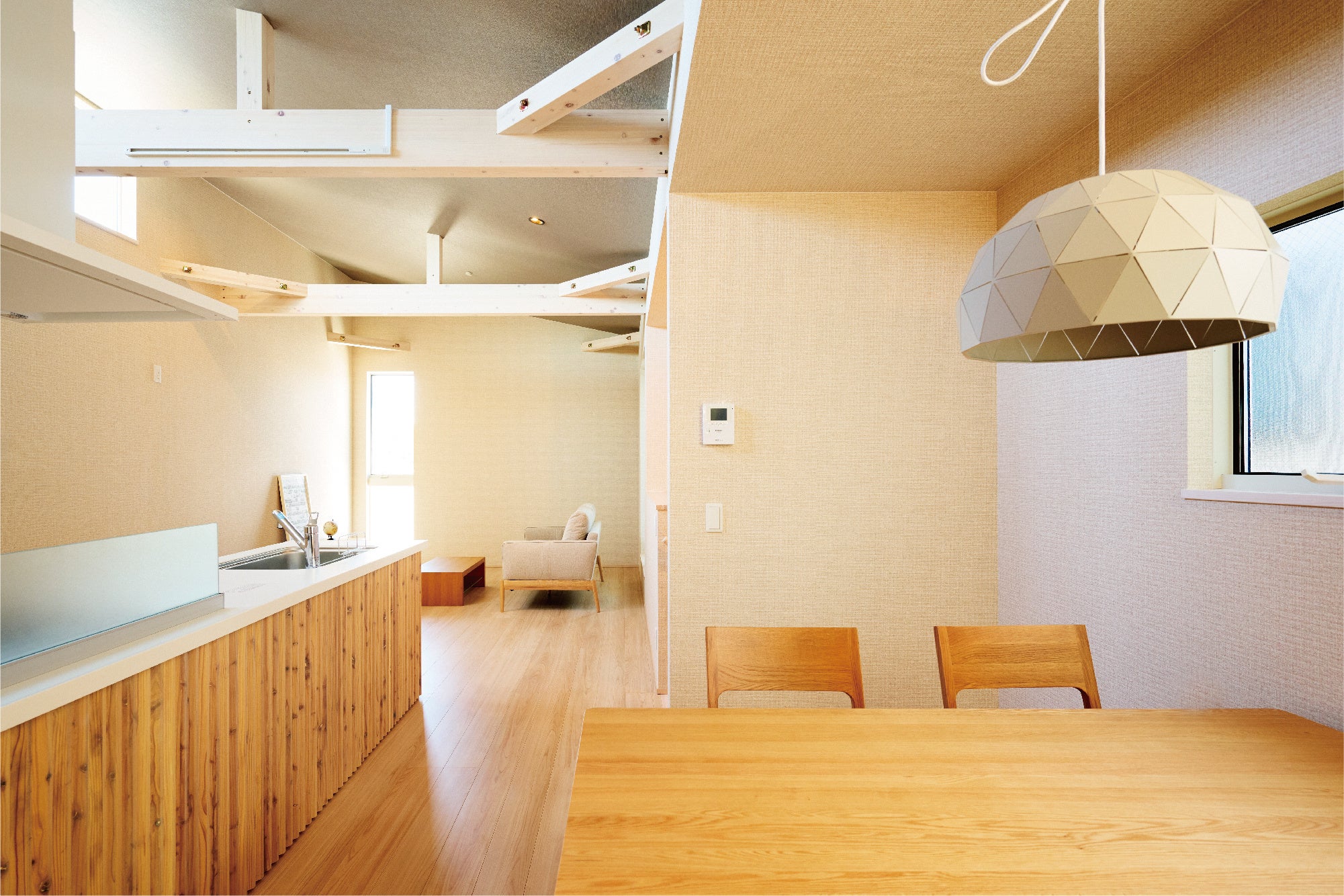 3 木のやさしい質感が心地よいLDK