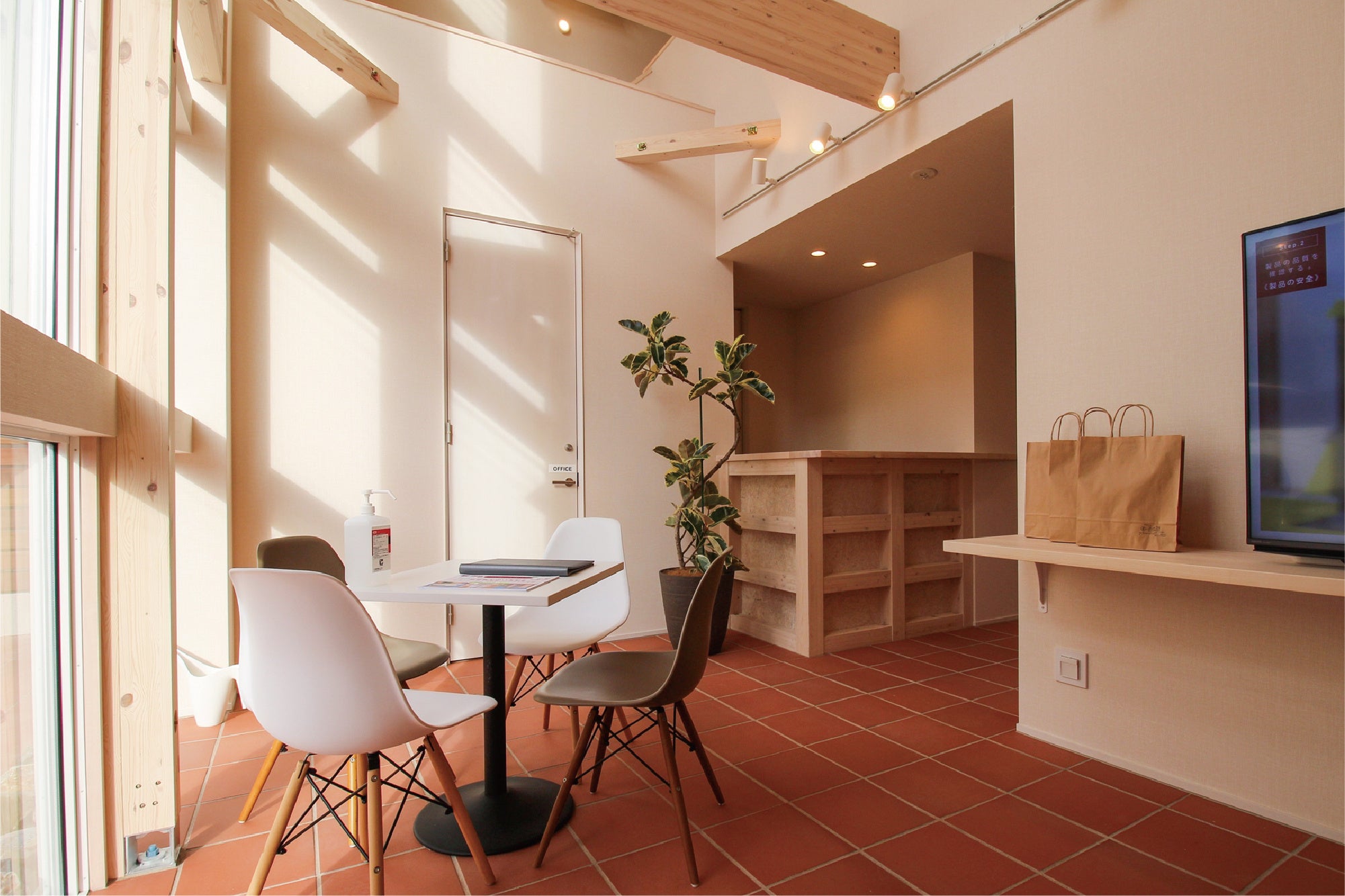 住みかえSHOP名東店エントランス2