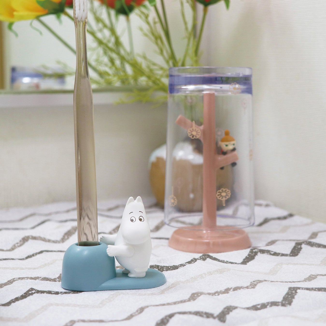 ムーミンとリトルミイのフィギュアが付いた歯ブラシスタンドが新登場 株式会社ハシートップイン Hashyのプレスリリース ムーミンとリトルミイのフィギュアが付いた歯ブラシスタンドが新登場 株式会社ハシートップイン Hashyのプレスリリース