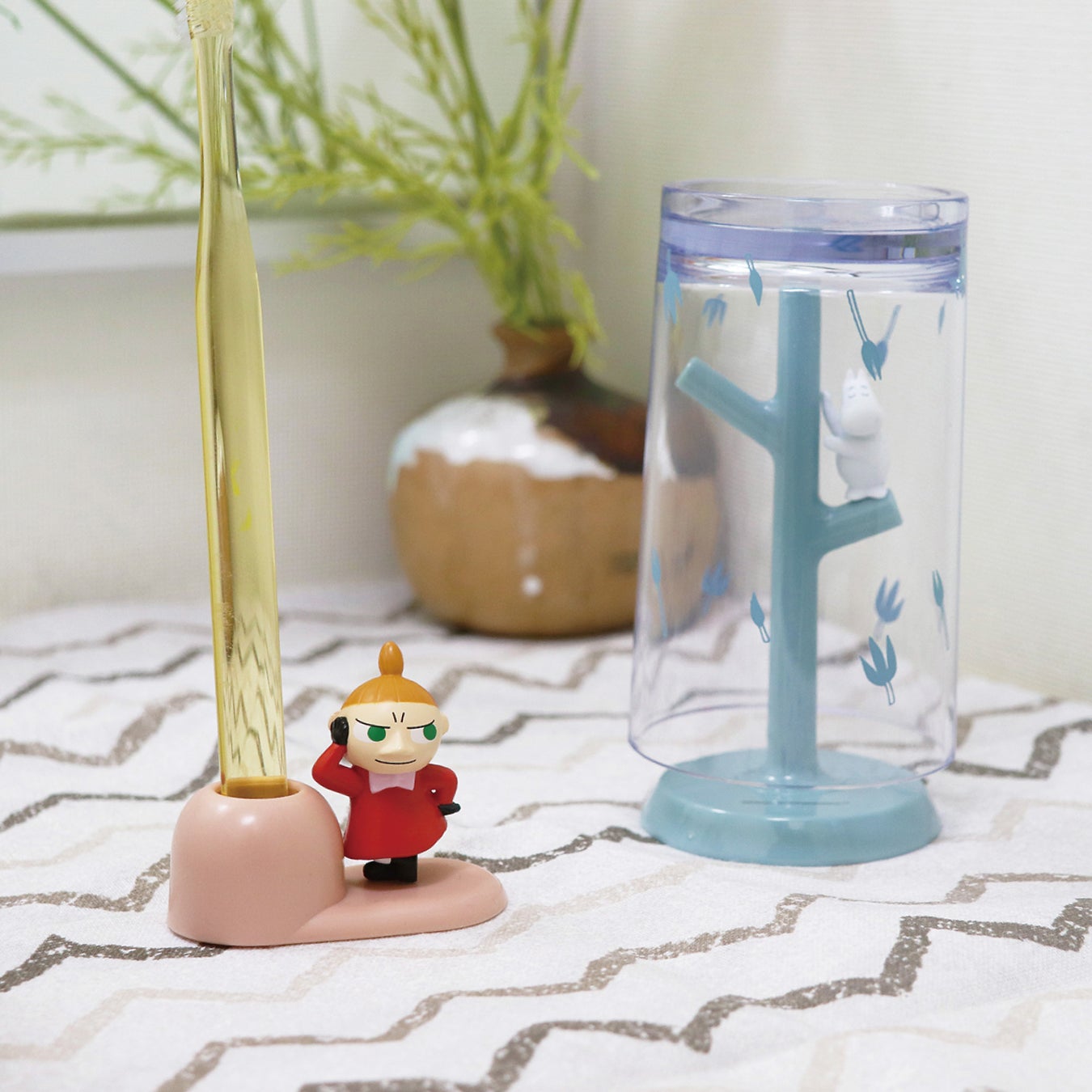 ムーミンとリトルミイのフィギュアが付いた歯ブラシスタンドが新登場 株式会社ハシートップイン Hashyのプレスリリース ムーミンとリトルミイのフィギュアが付いた歯ブラシスタンドが新登場 株式会社ハシートップイン Hashyのプレスリリース