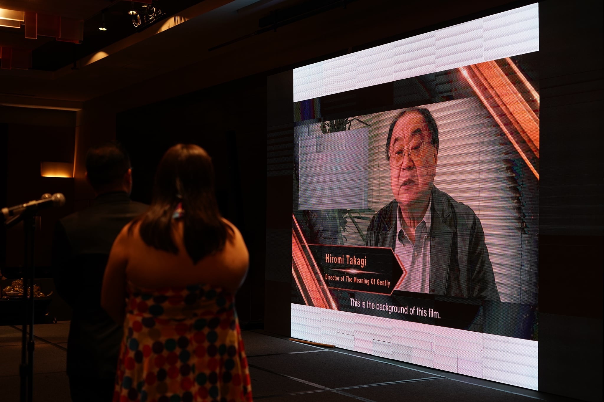 メッセージ動画で受賞の喜びを語る髙木裕己監督