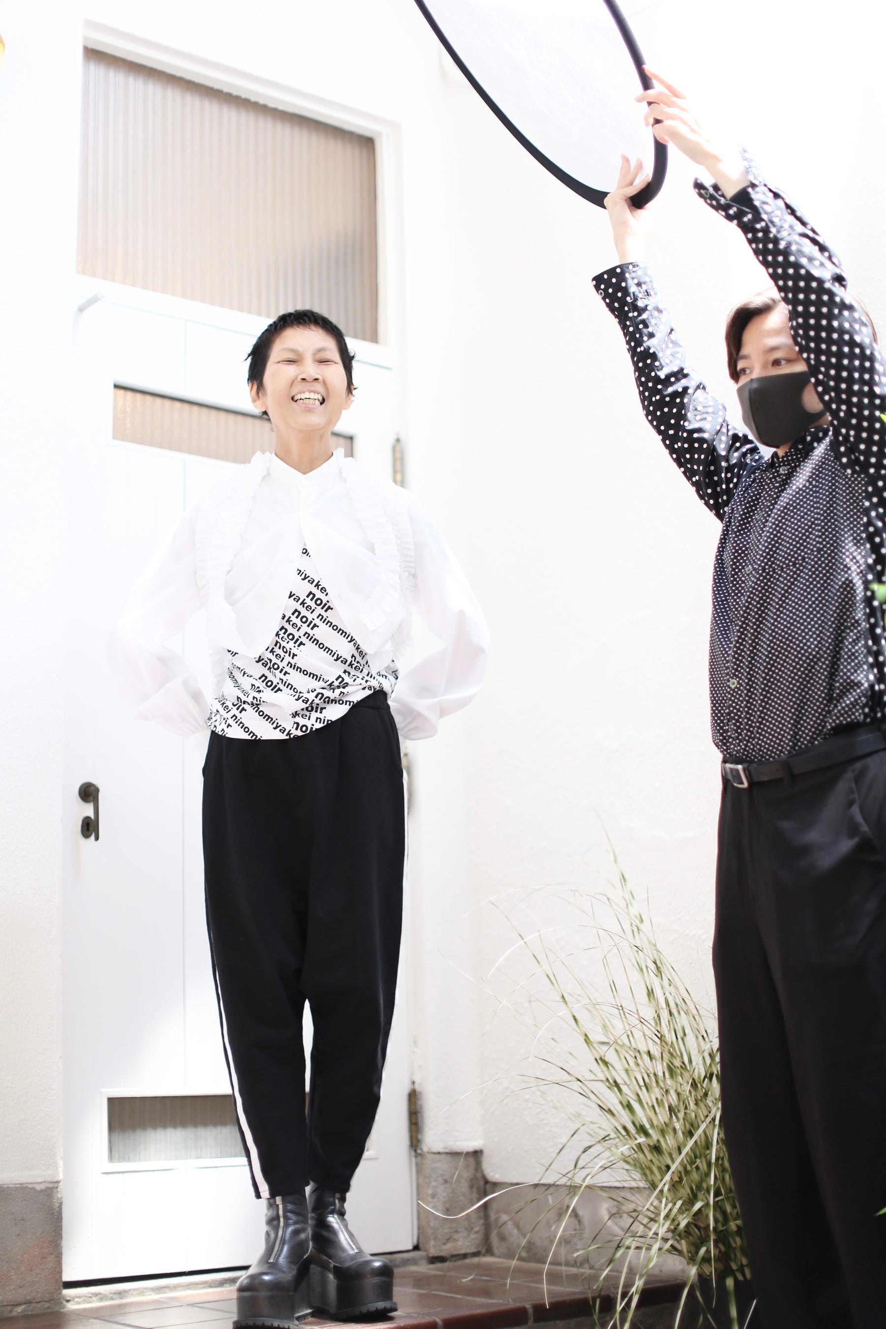 撮影もレフ板を仕様し本格的