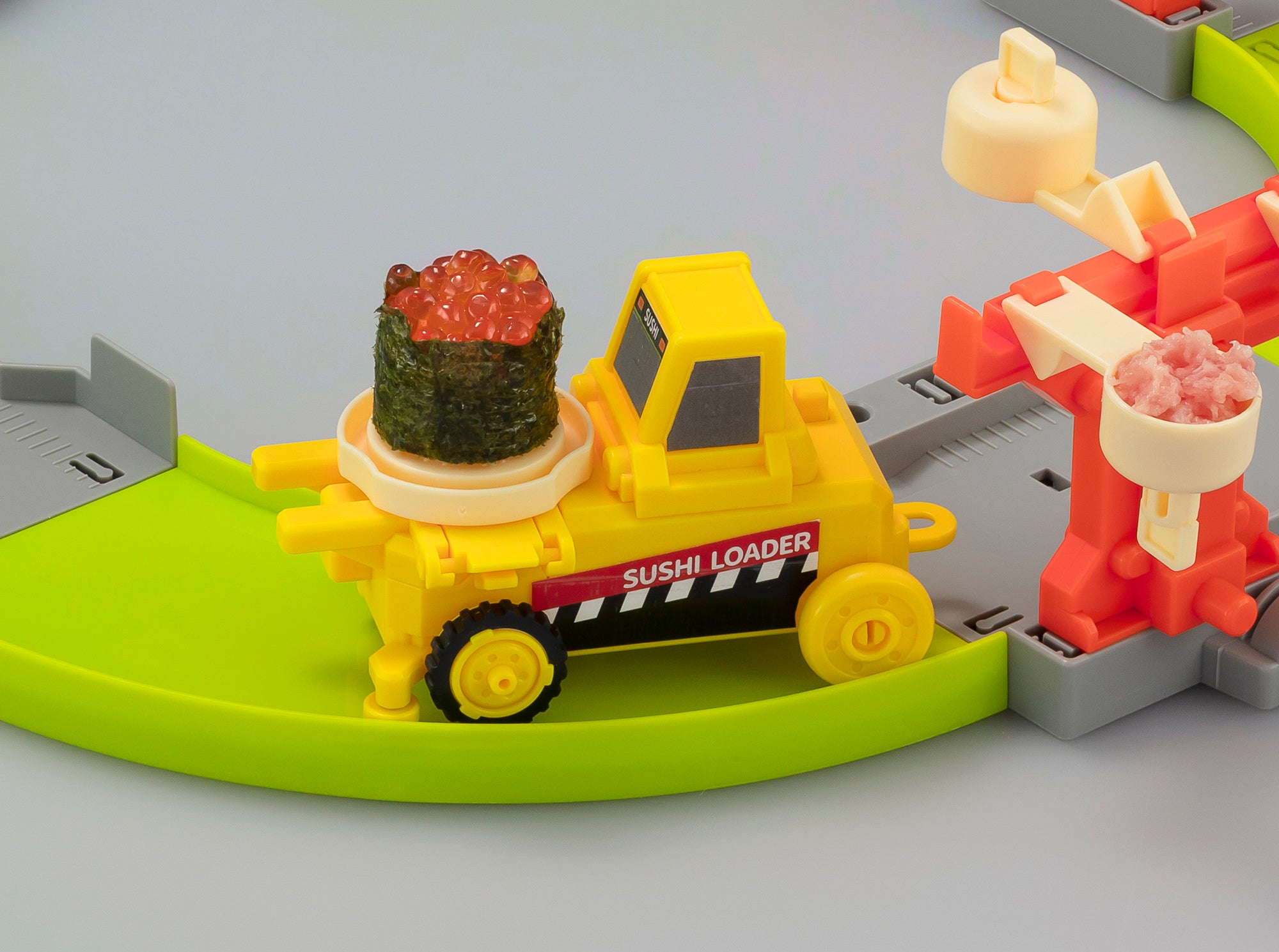 レールを一周すると寿しが出来上がります。