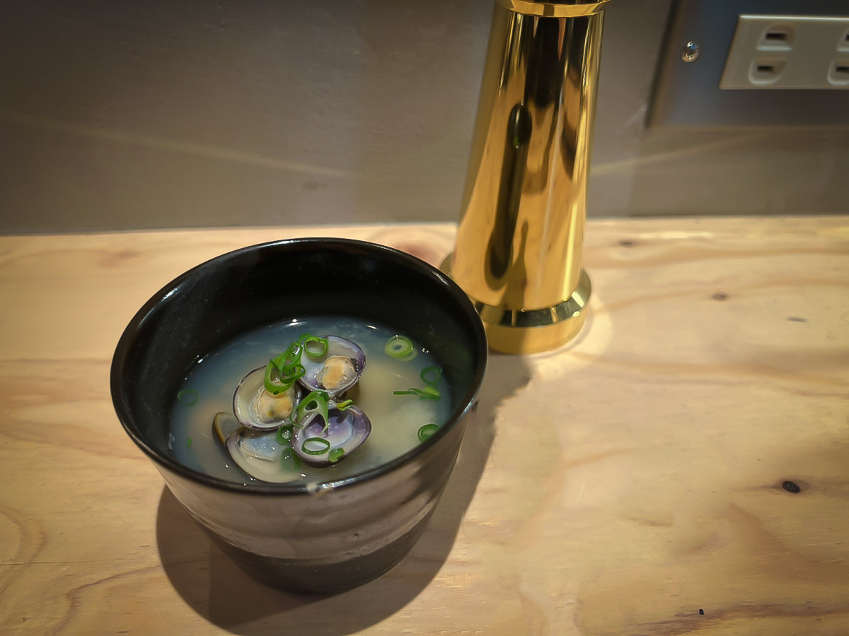 「朝獲れともちゃんのしじみ汁」