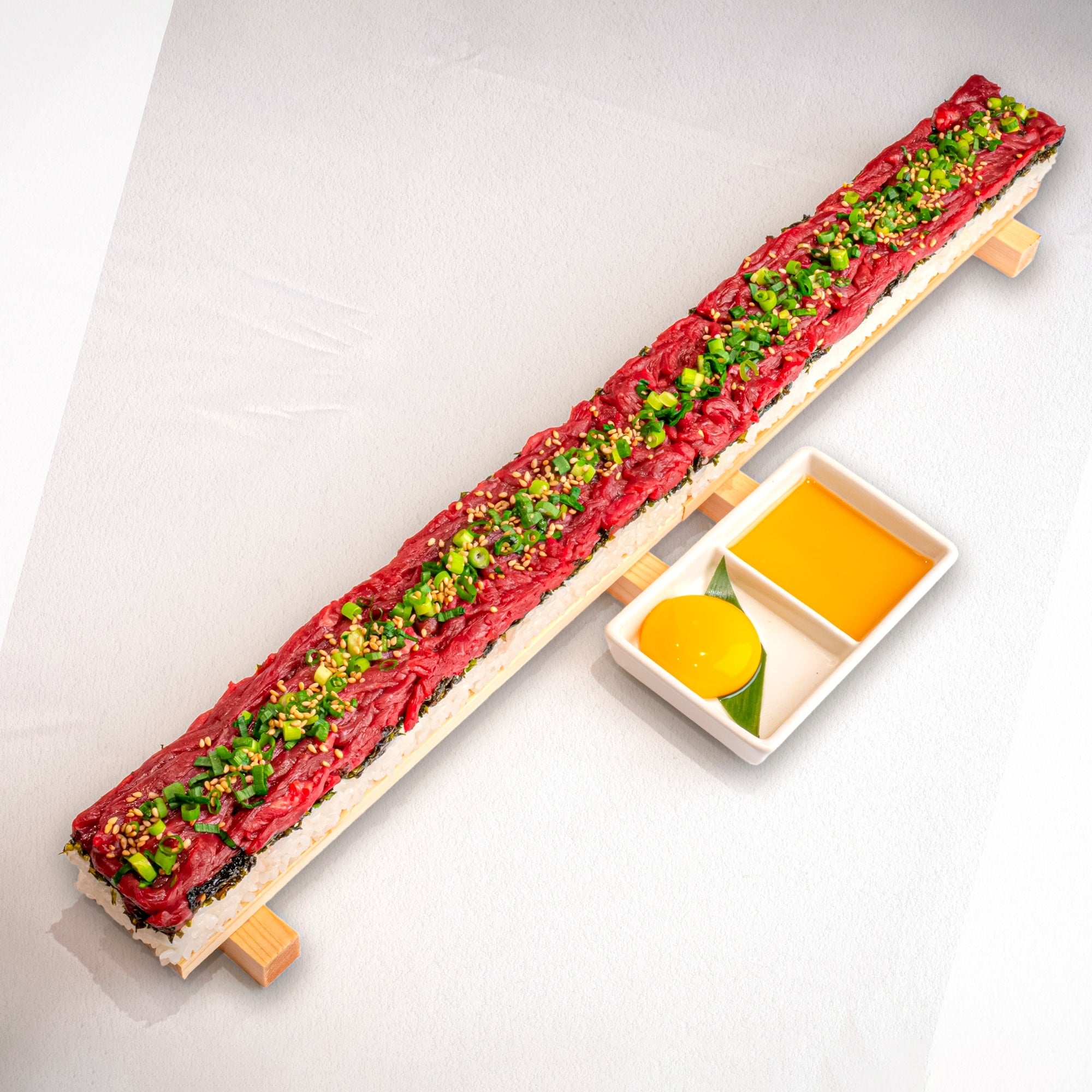 「特製ユッケ寿司50cm」3,300円