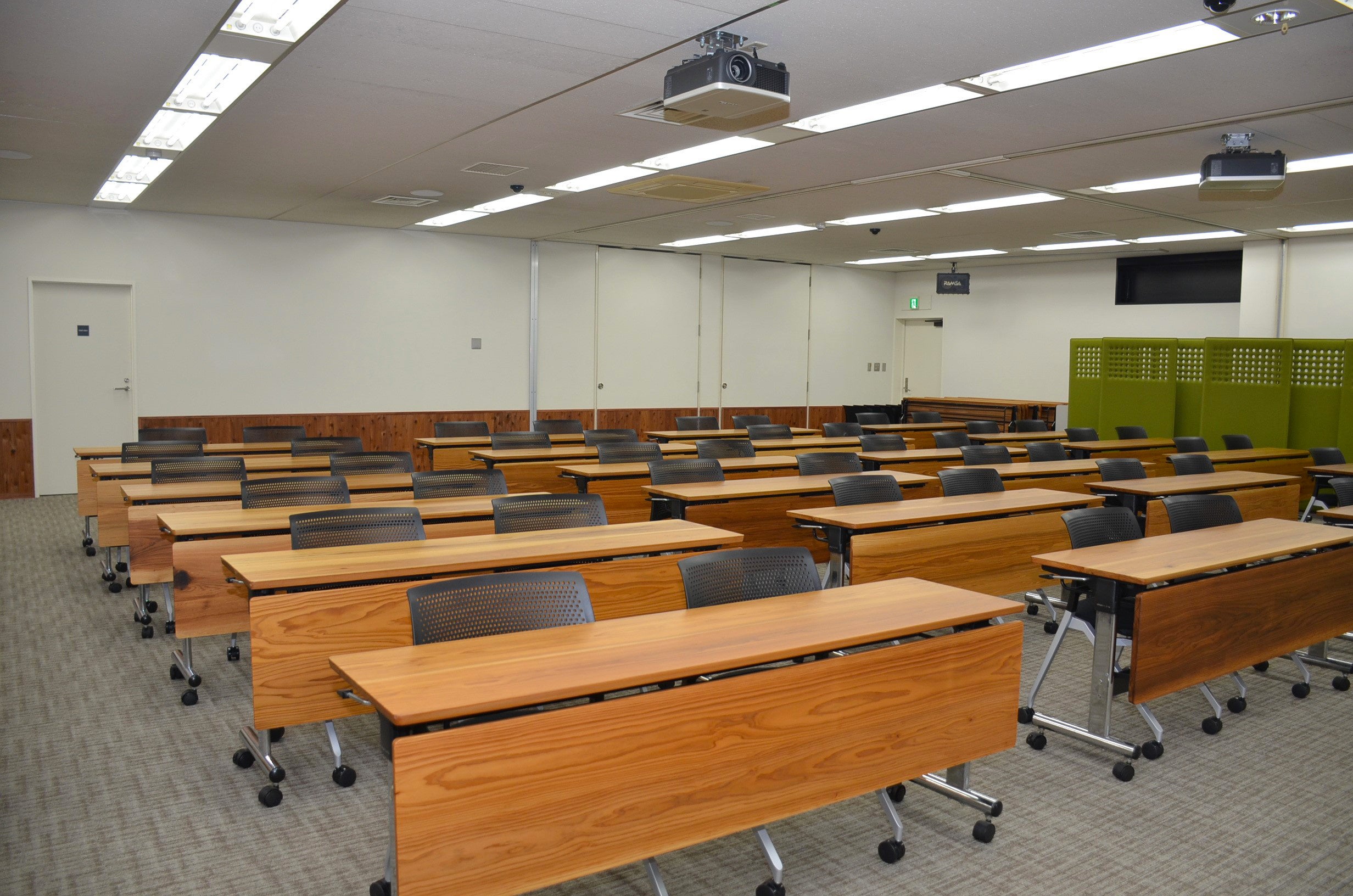 会議用テーブルの導入事例