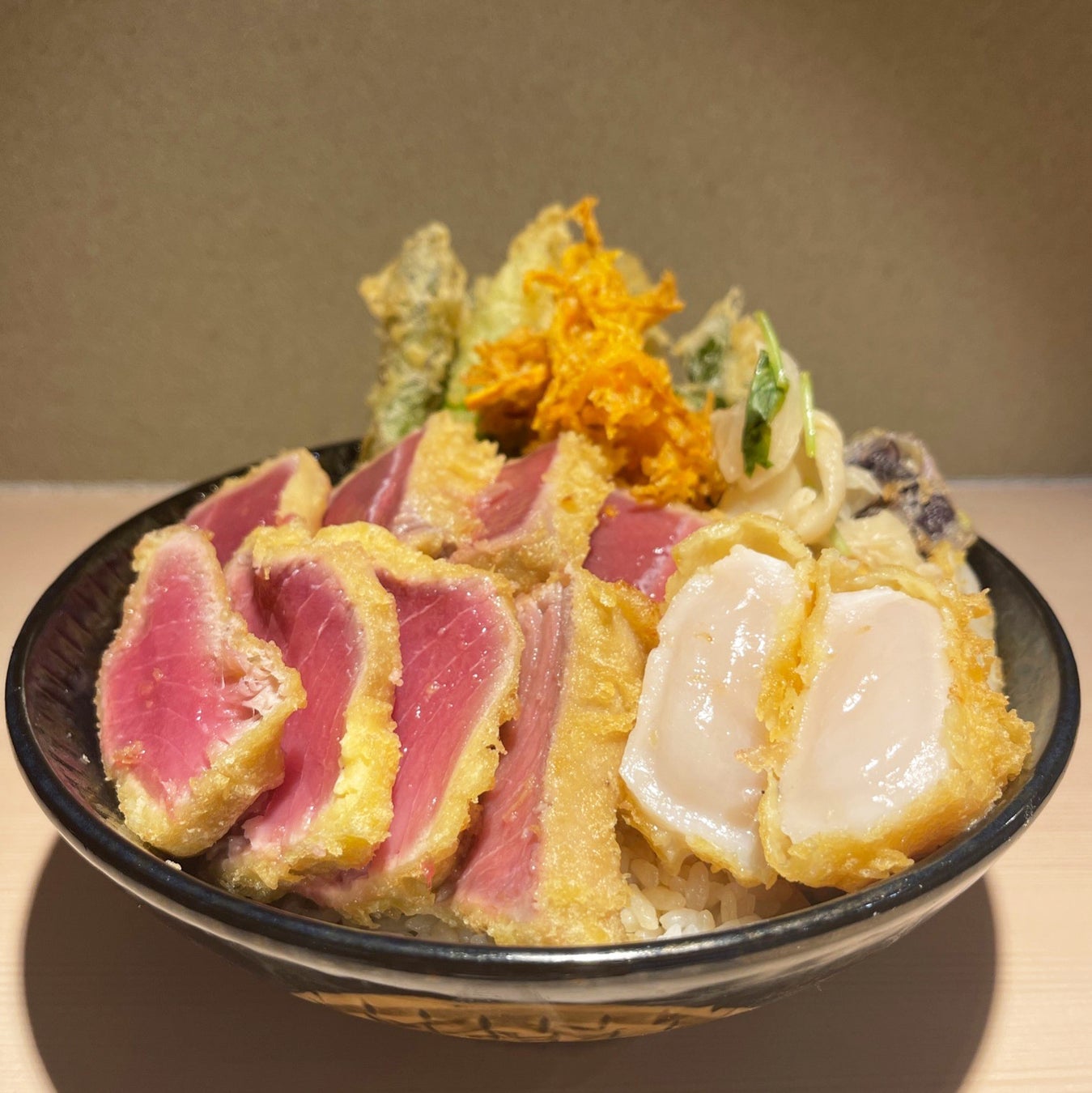【世界初】レア天丼の専門店が開店、飲食店と厨房機器生産者、マグロ専門仲買らが三位一体で食材の良さを引き出し、天丼の新しい価値を銀座から世界へ ...