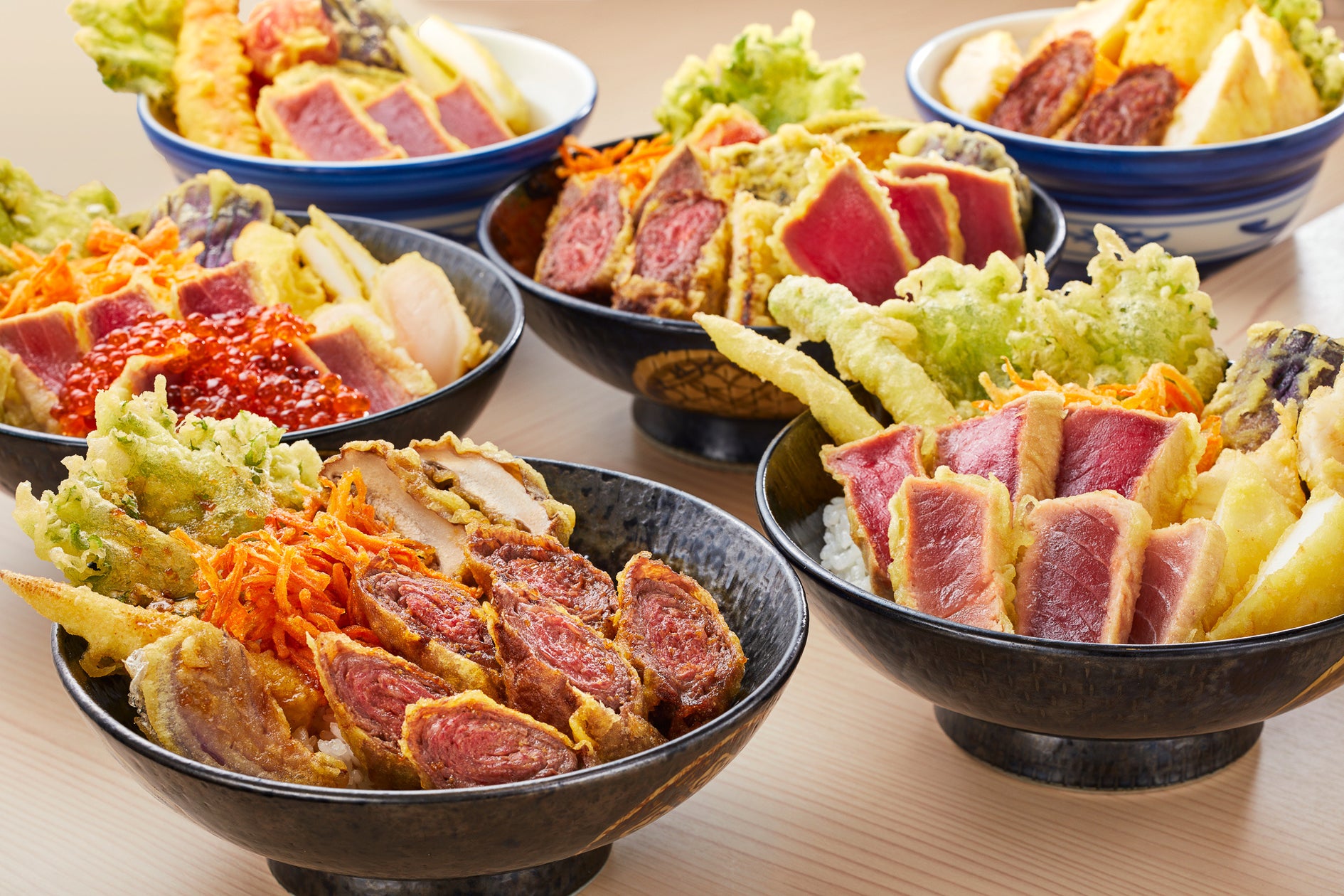 【東京都渋谷】SNS等でも話題を集めている「レア天丼 銀座 三よし」が渋谷にOPEN。サクッと香ばしい衣と刺身のようなレアな具材を掛け合わせた新感覚の天丼専門店。天丼の新しい体験を渋谷道玄坂で!