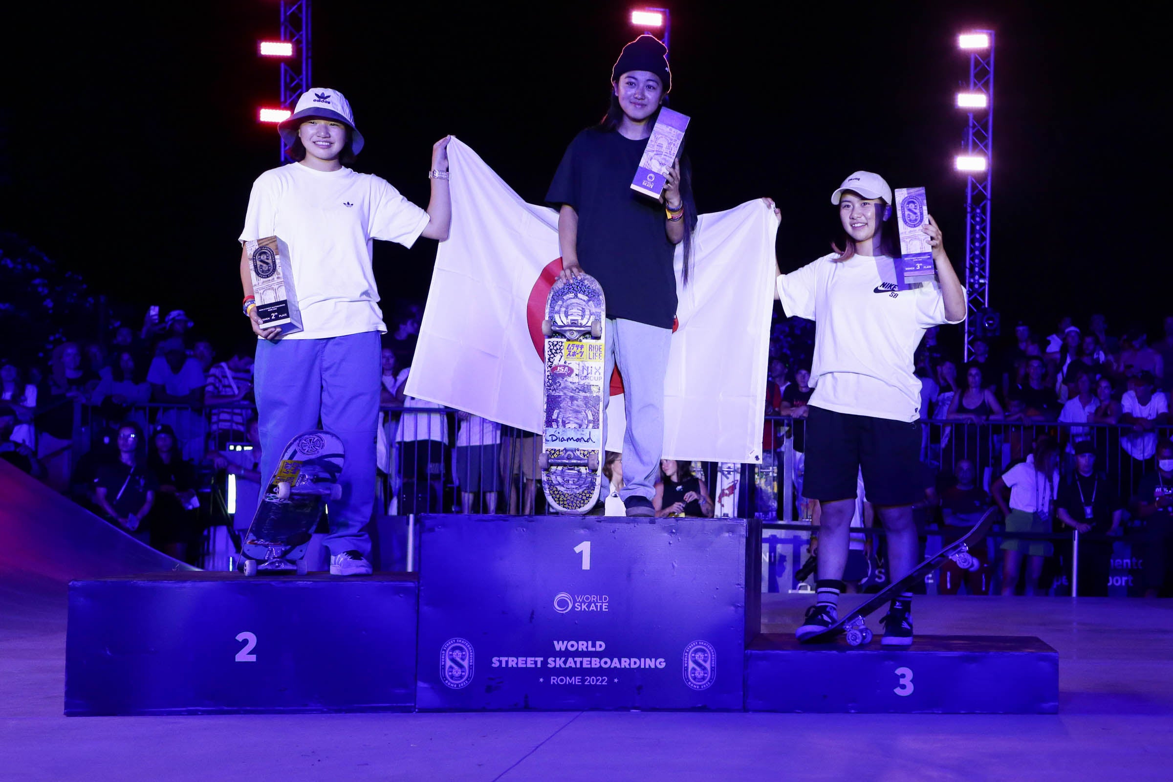 昨年のローマ大会の様子_(左)西矢椛 (中央)中山楓奈 (右)織田夢海