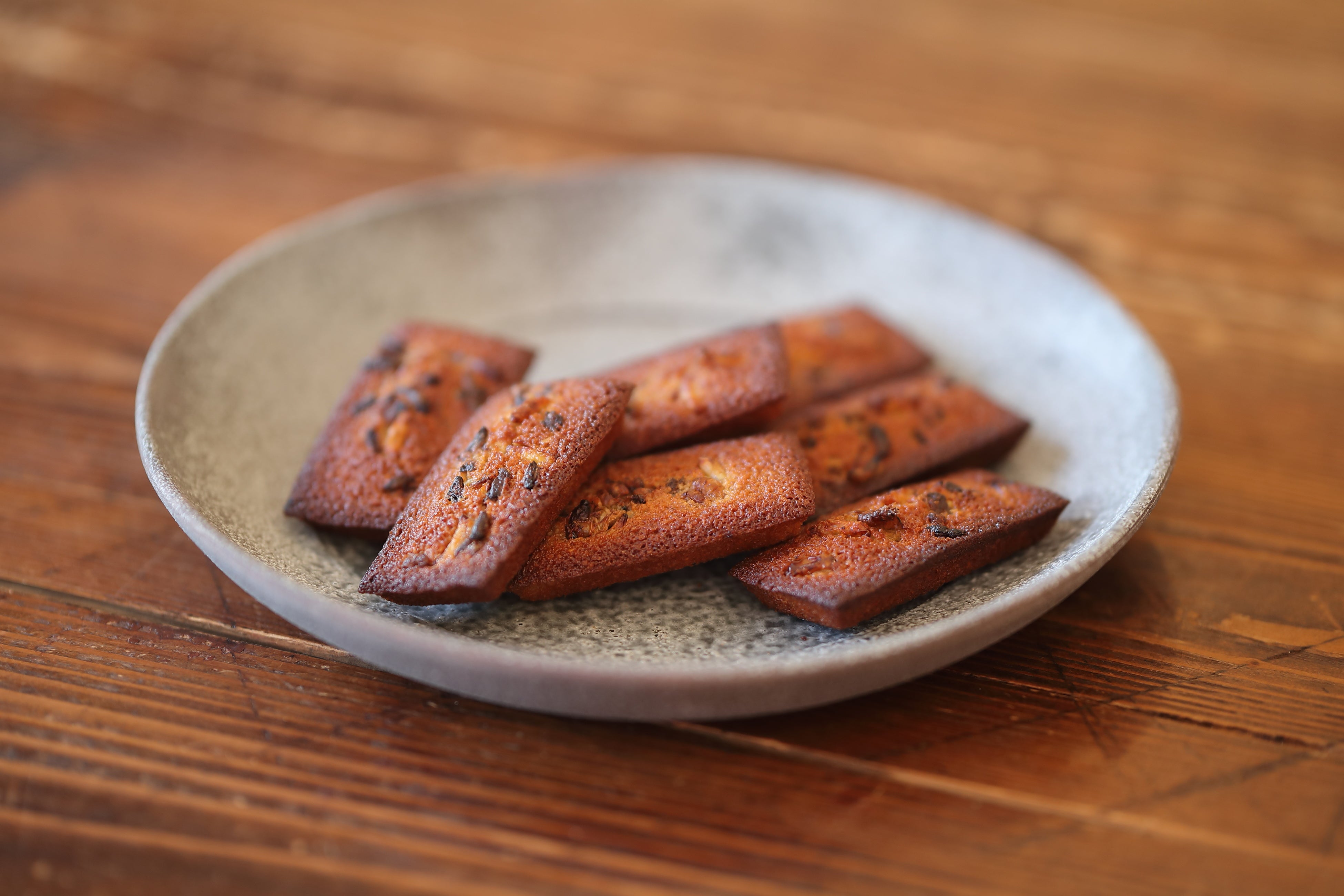 信州産蜂の子 フィナンシェ