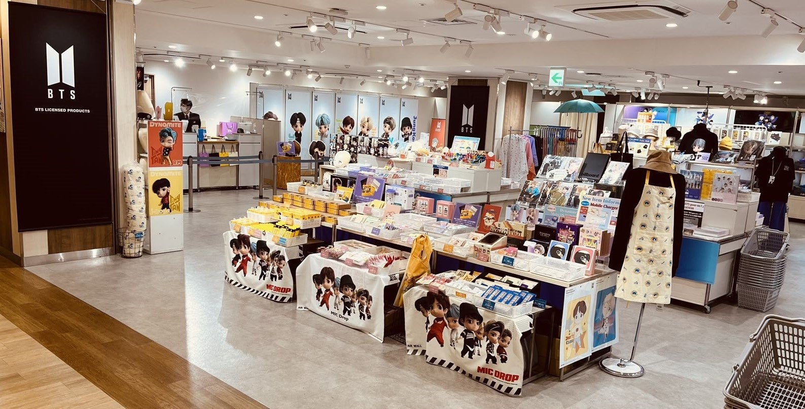ペリエ千葉に期間限定bts公式グッズショップが 1 000アイテム以上のグッズを揃え今年も開催 サンエース株式会社のプレスリリース ペリエ千葉に期間限定bts公式グッズショップが 1 000アイテム以上のグッズを揃え今年も開催 サンエース株式会社のプレスリリース