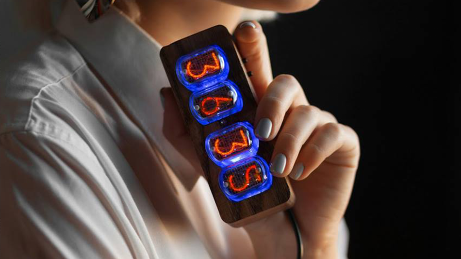 大人の豊かさと余裕をあなたの部屋に。真空放電の暖かい光を放つ